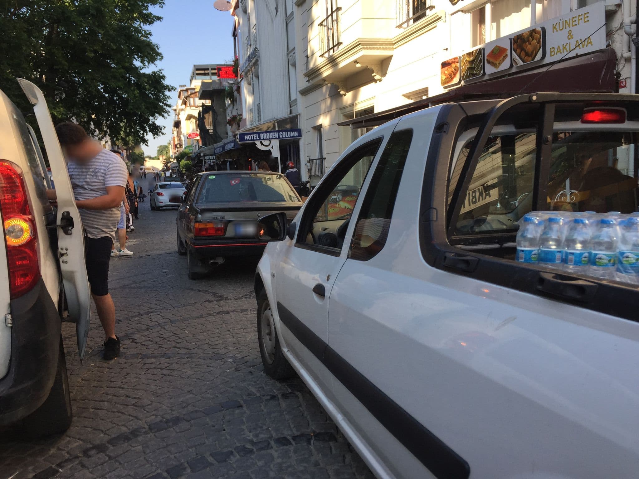 Street view near Sultanahmet Apart, Sultanahmet — © sessiznotalar (CC BY-SA · Mapillary)