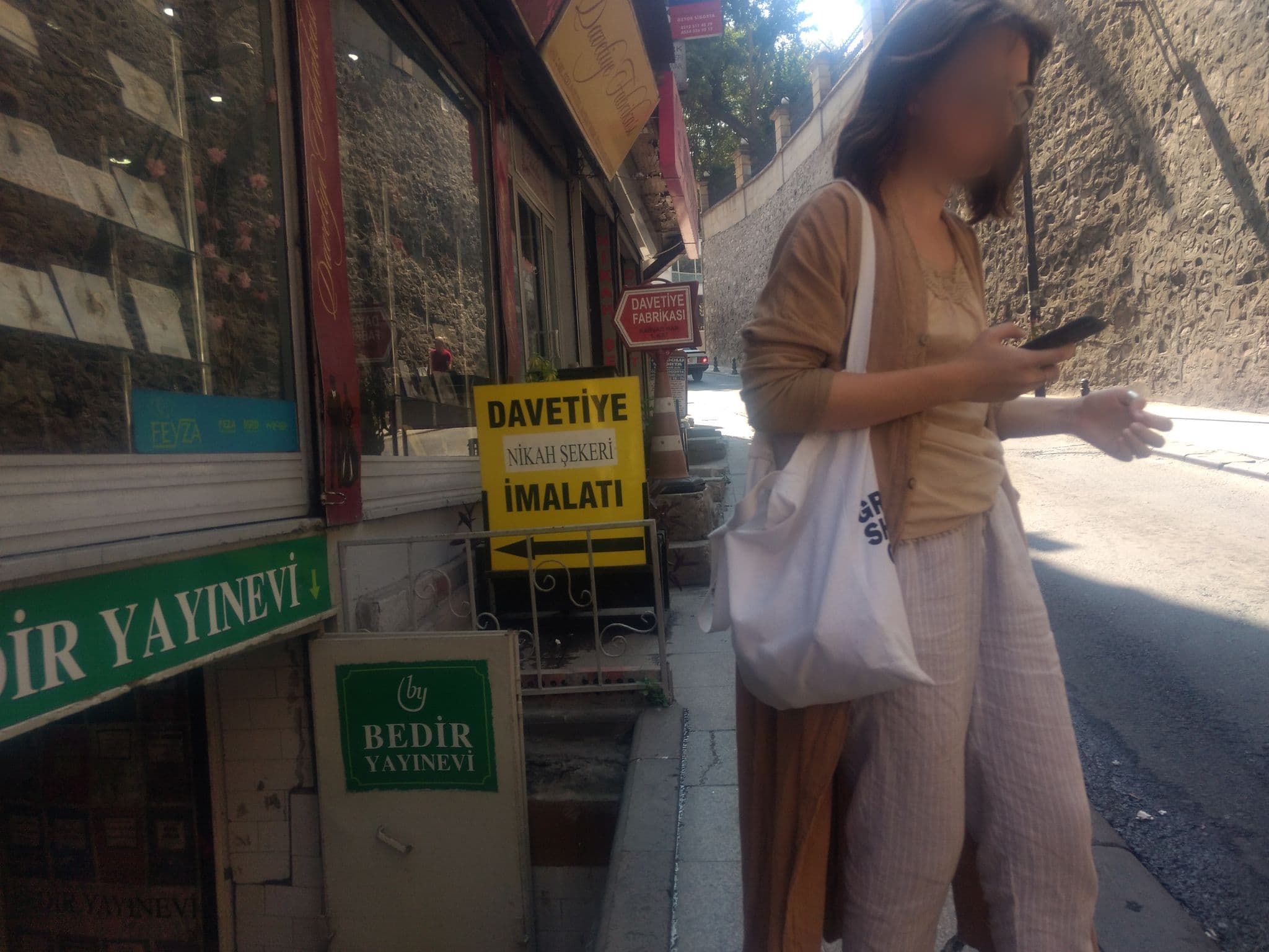 Street view near Karamans Sirkeci Suites Hotel, Eminönü — © mapeadora (CC BY-SA · Mapillary)