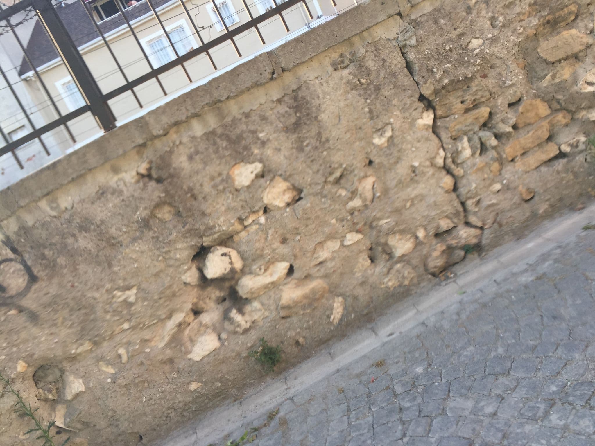 Street view near Almina Hotel, Sultanahmet — © sessiznotalar (CC BY-SA · Mapillary)