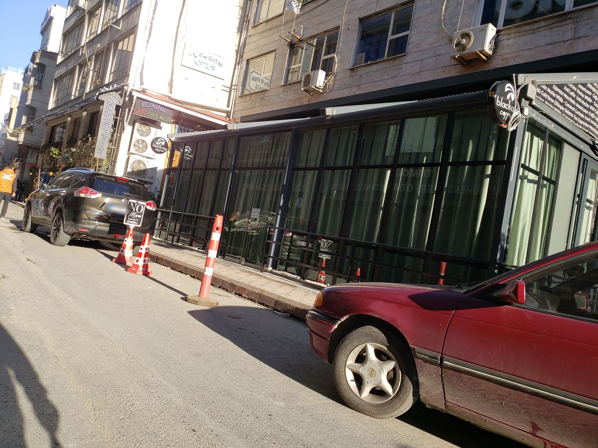 Street view near Twins Rooms, Eminönü — © mapfool (CC BY-SA · Mapillary)