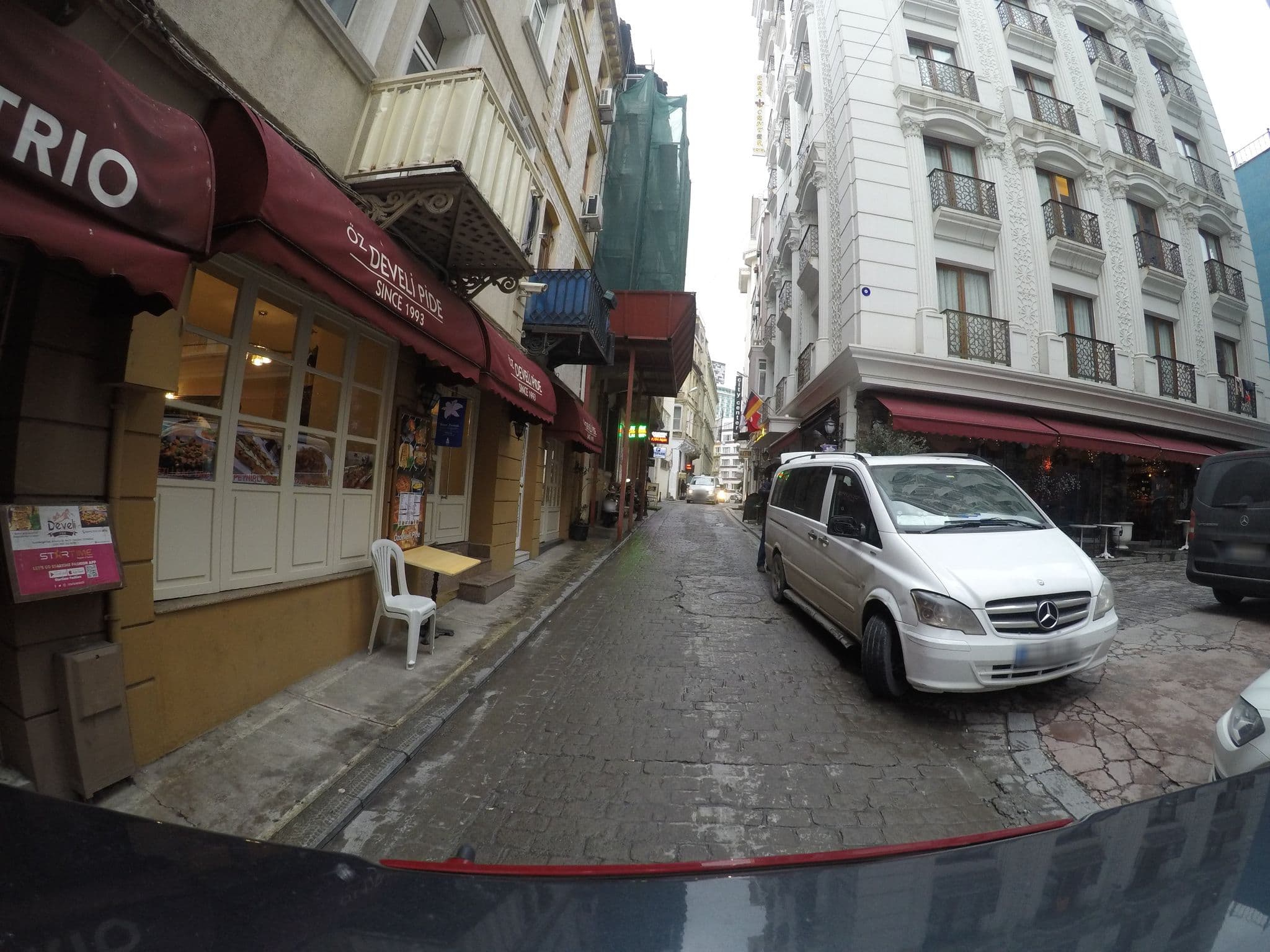 Street view near Rodin İstanbul, Eminönü — © chrisbeddow (CC BY-SA · Mapillary)
