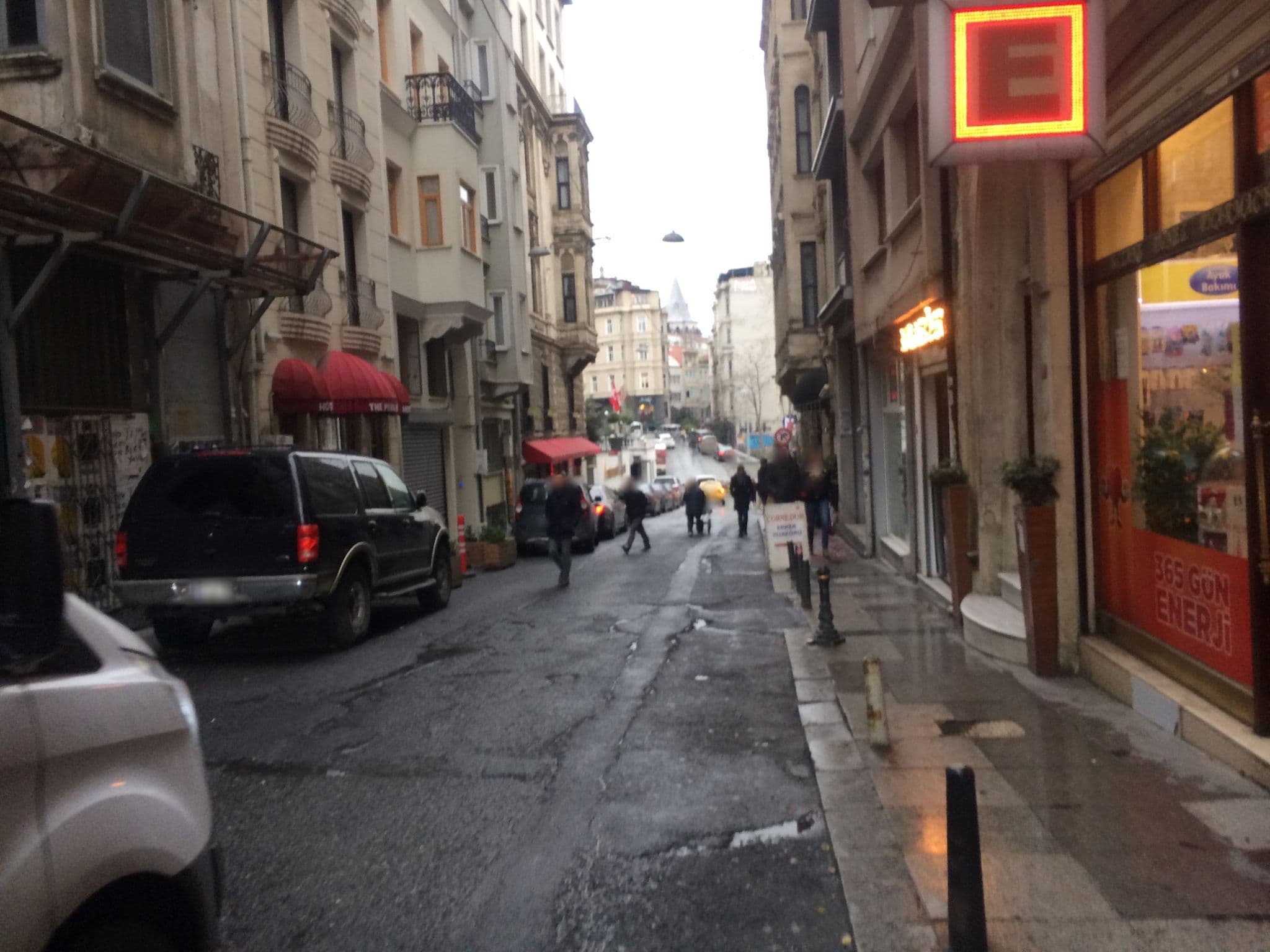 Street view near ThePeraHotel, Eminönü — © iraa (CC BY-SA · Mapillary)