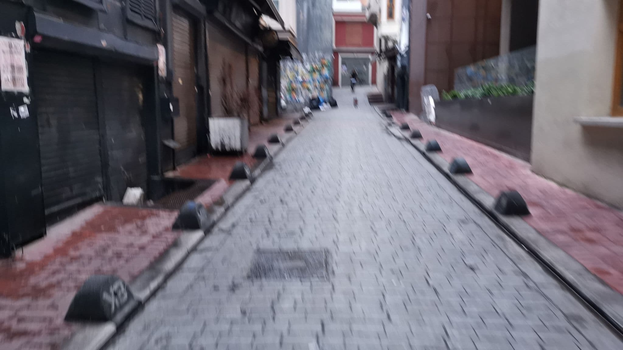 Street view near Hotel Peno Verde, Eminönü — © asturksever (CC BY-SA · Mapillary)