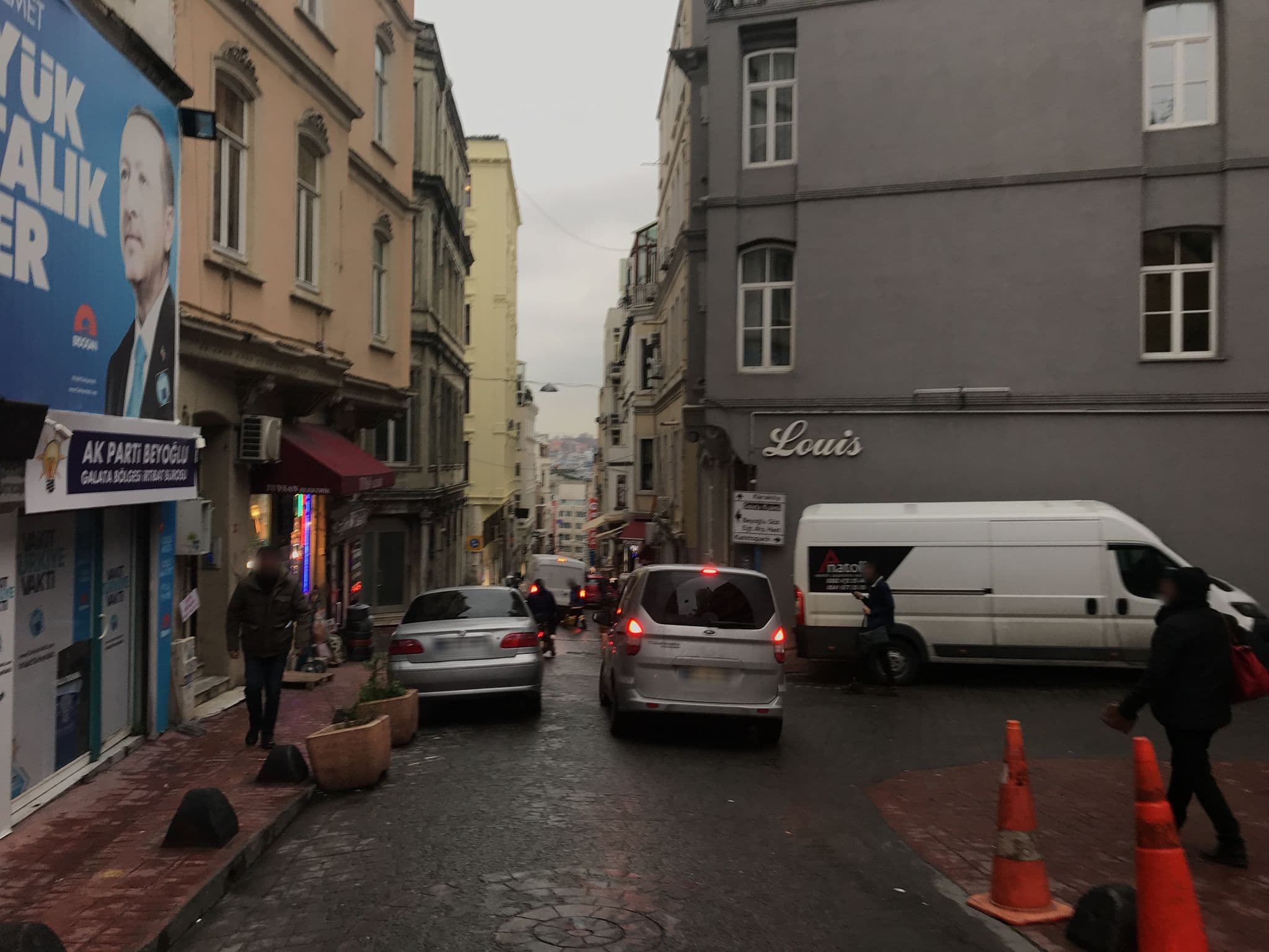 Street view near Louis Appartements, Eminönü — © selime (CC BY-SA · Mapillary)