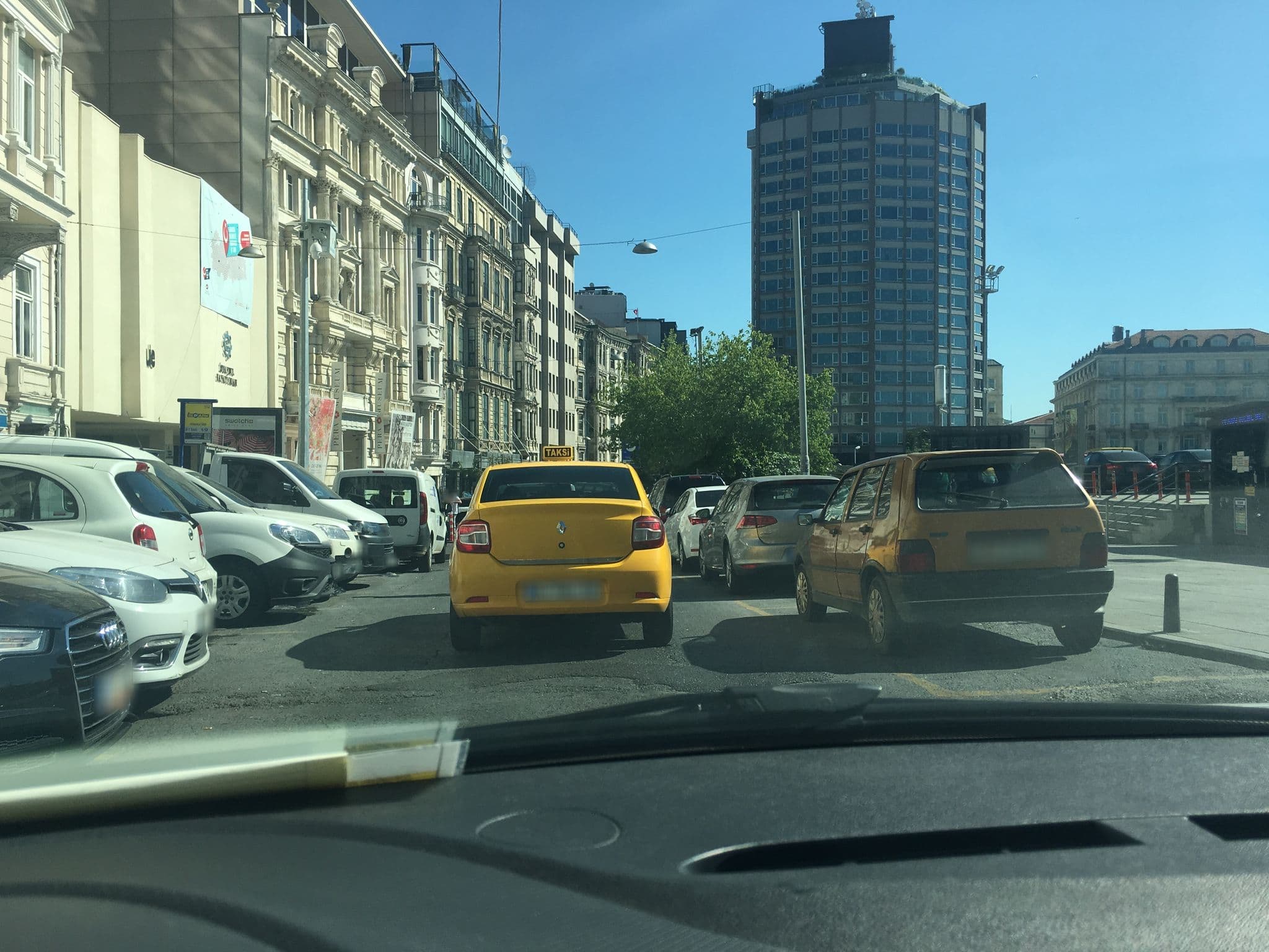 Street view near Carlton Cannes, Eminönü — © myusufuyan (CC BY-SA · Mapillary)