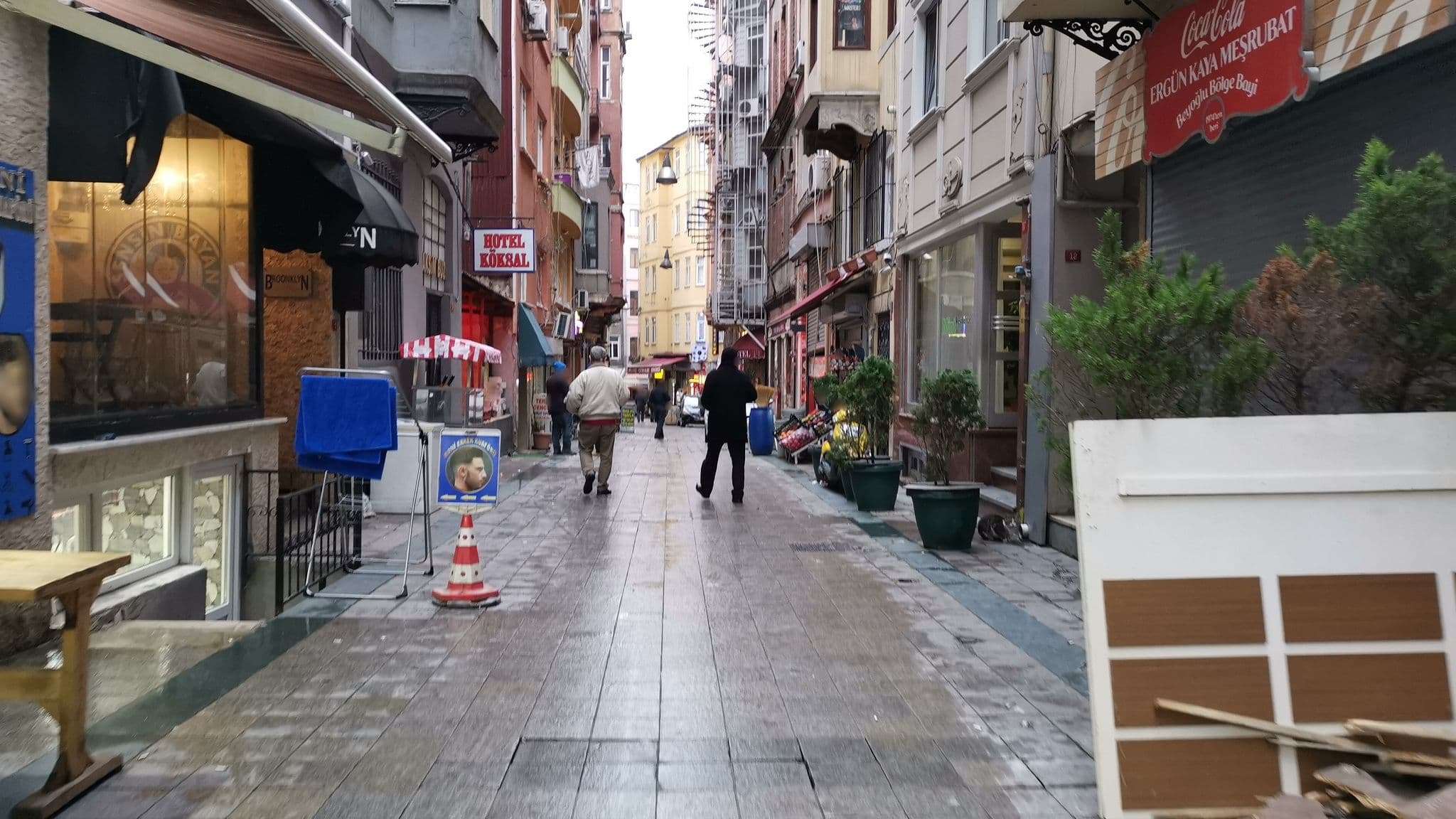 Street view near Lavanta Hotel, Eminönü — © asturksever (CC BY-SA · Mapillary)
