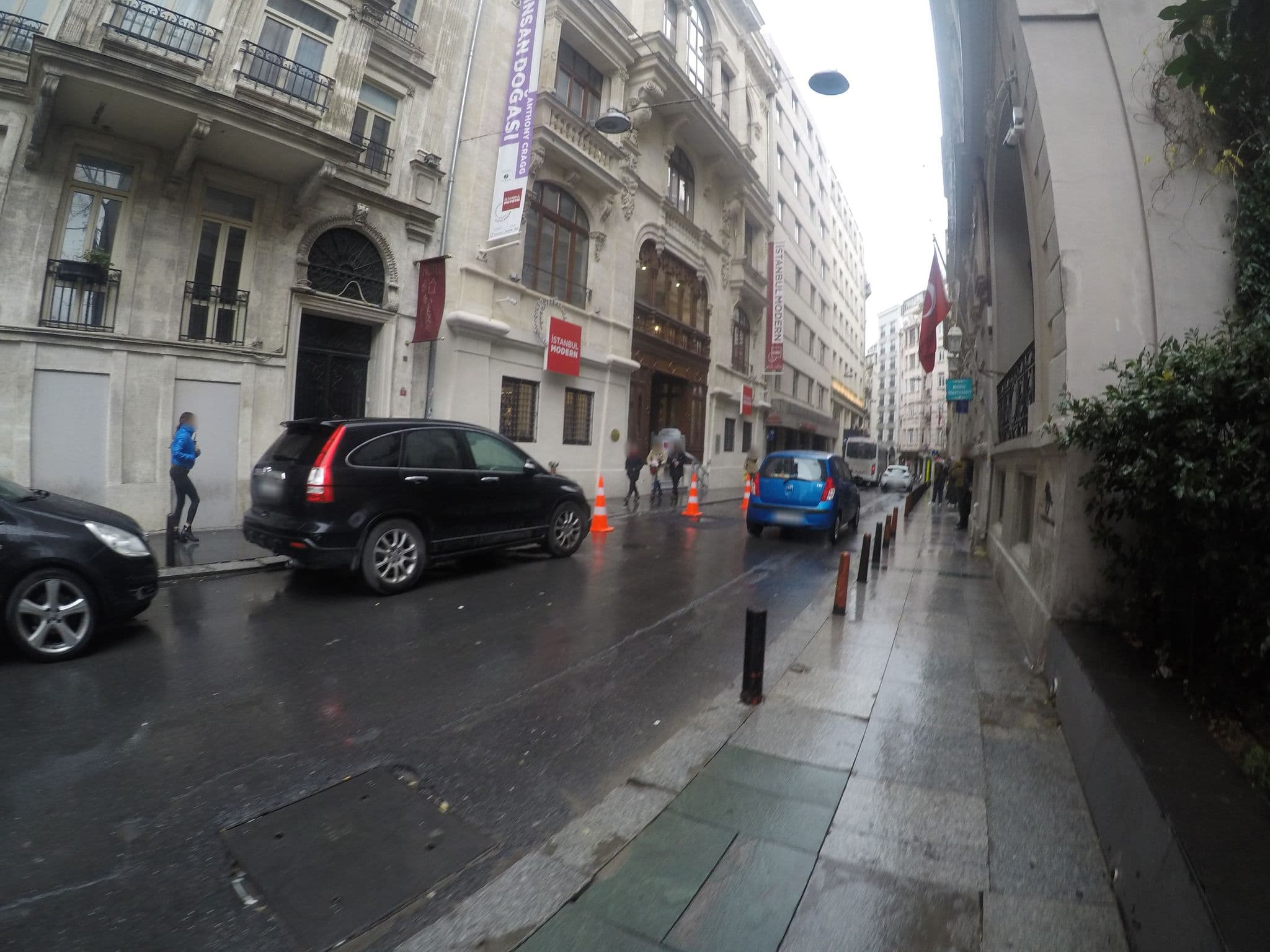 Street view near biristol hotel, Eminönü — © chrisbeddow (CC BY-SA · Mapillary)