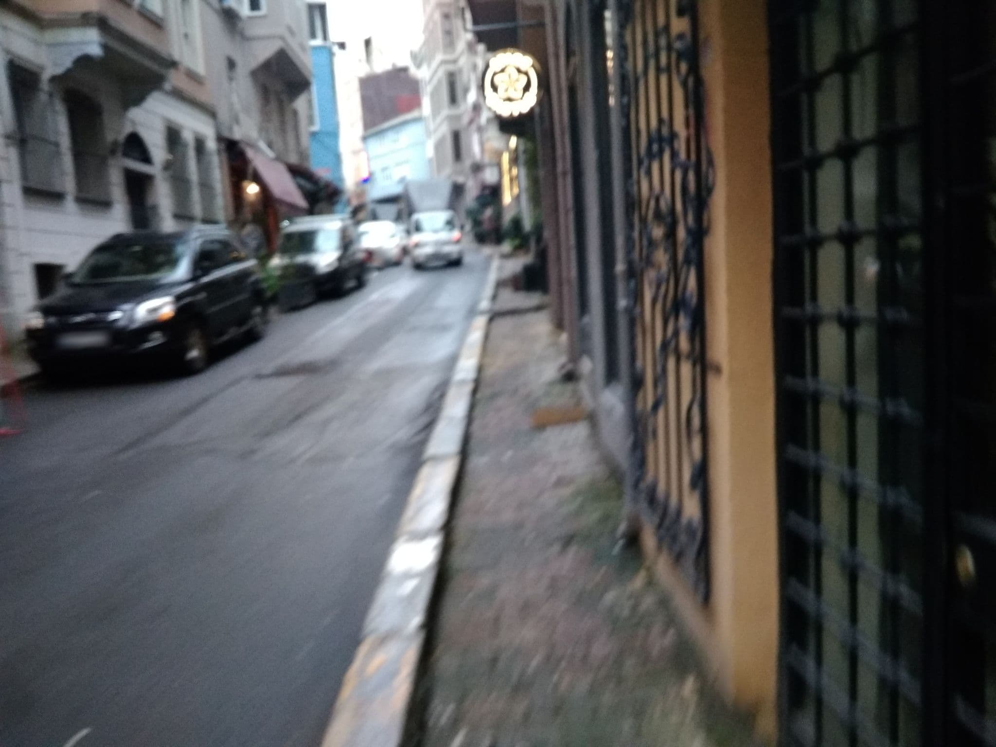 Street view near Jumba Hostel, Eminönü — © asturksever (CC BY-SA · Mapillary)