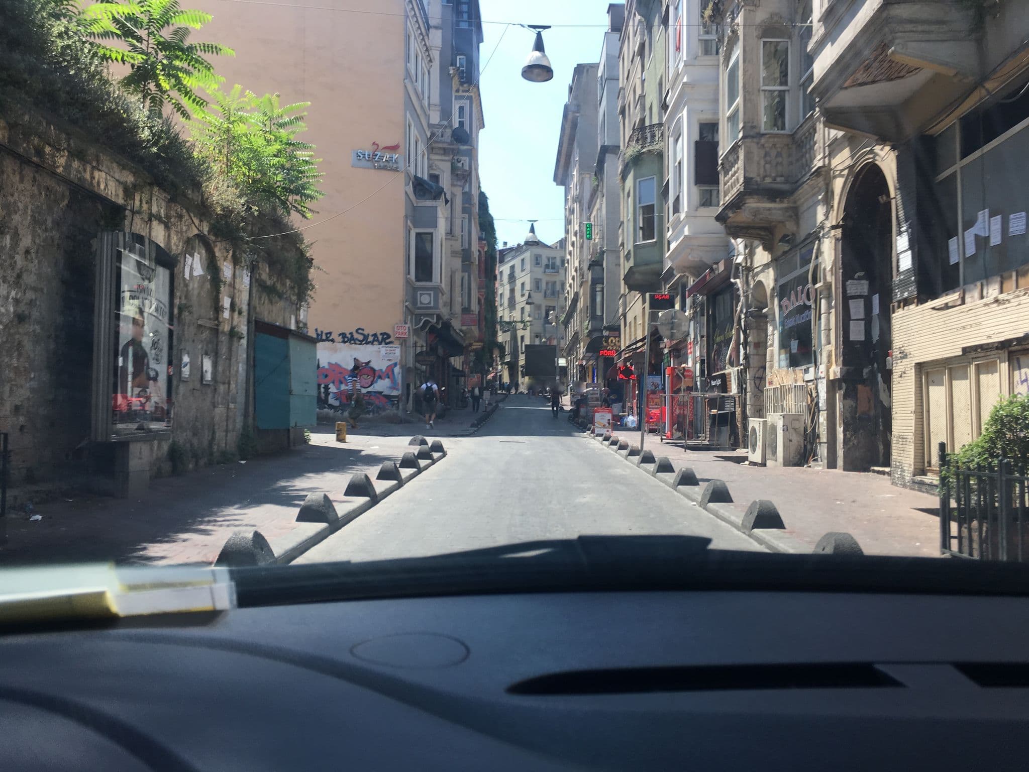 Street view near Suzak Residence Hotel, Eminönü — © myusufuyan (CC BY-SA · Mapillary)