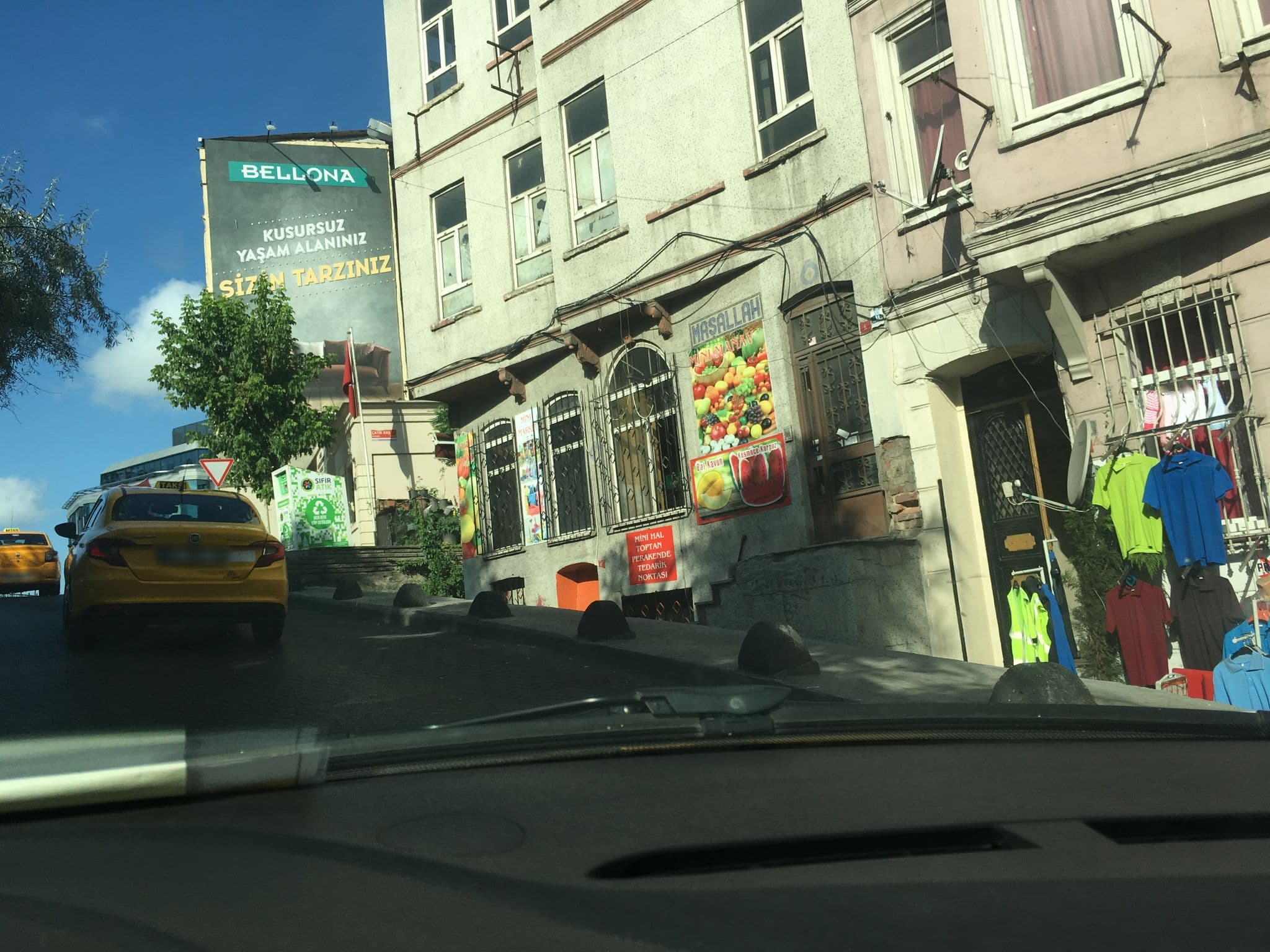 Street view near Mio Suites Pera, Eminönü — © myusufuyan (CC BY-SA · Mapillary)
