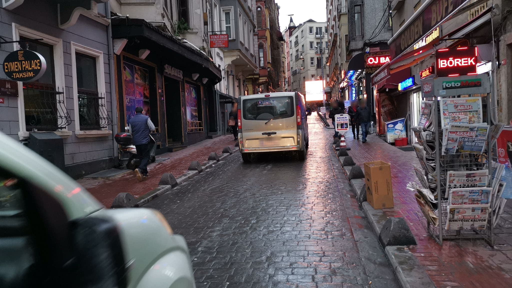 Street view near Odda Boutique Hotel, Eminönü — © asturksever (CC BY-SA · Mapillary)