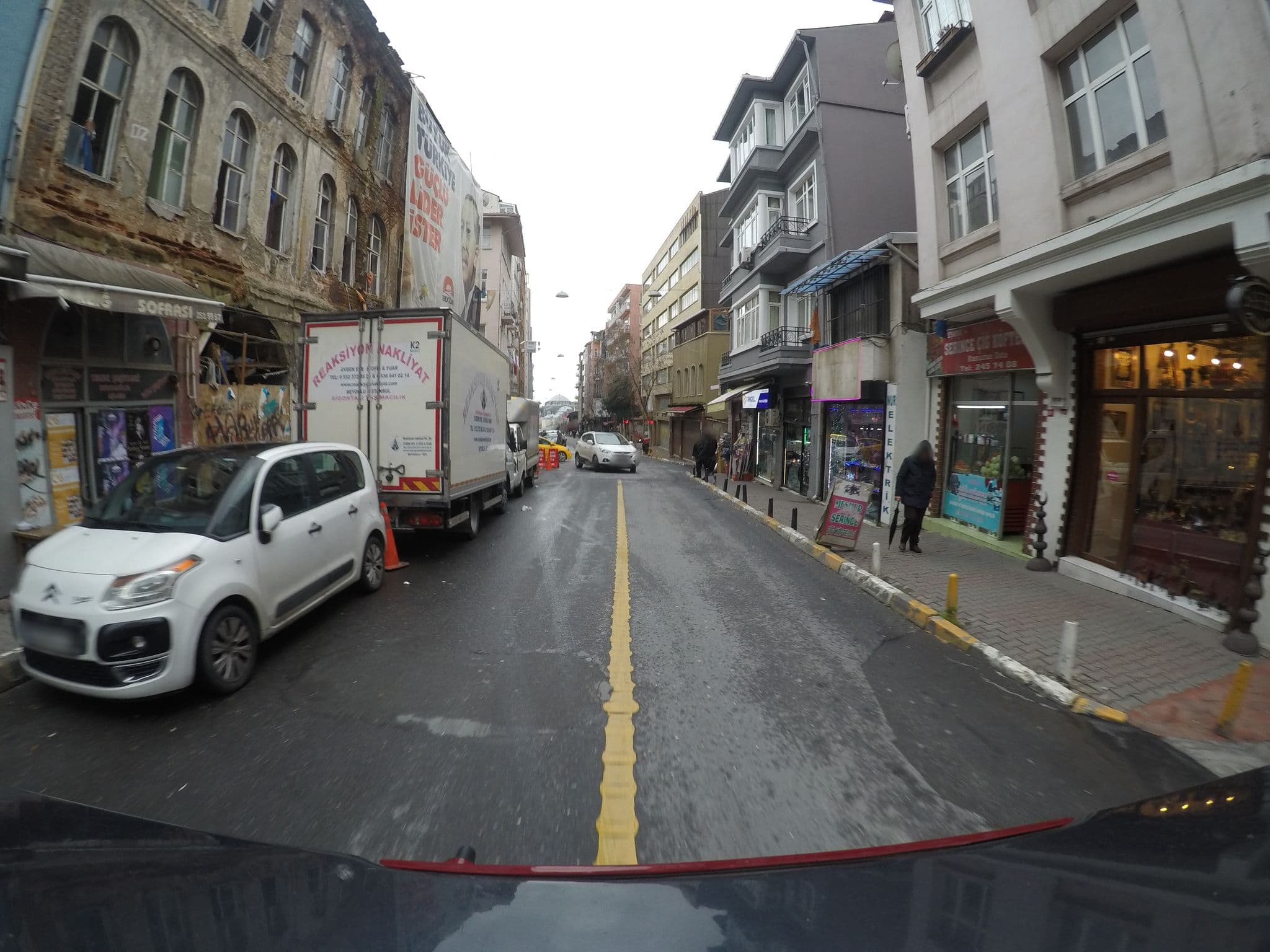 Street view near Cheers Midtown Hostel, Eminönü — © chrisbeddow (CC BY-SA · Mapillary)