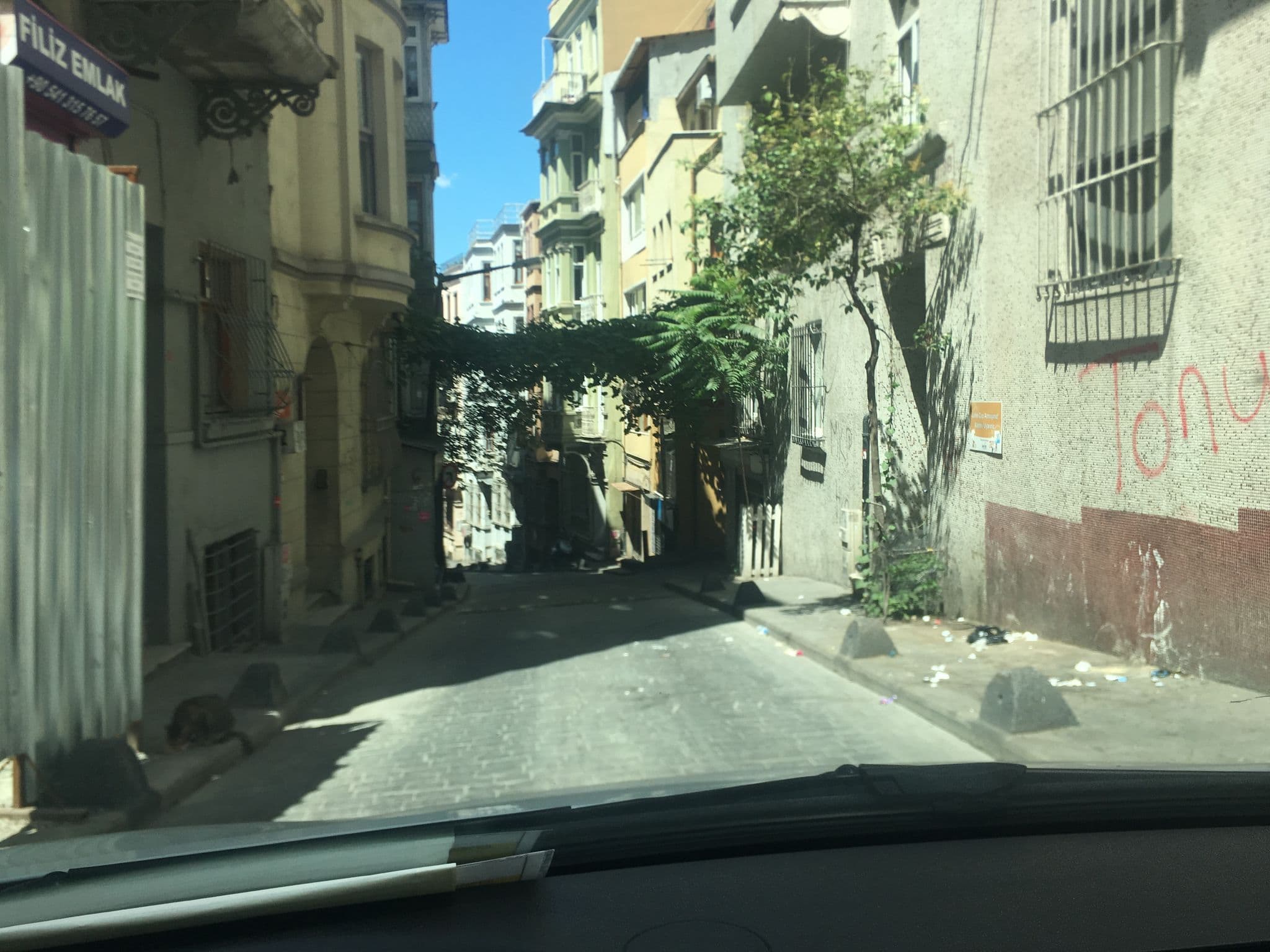 Street view near Kaia Studio & Apartments, Eminönü — © myusufuyan (CC BY-SA · Mapillary)
