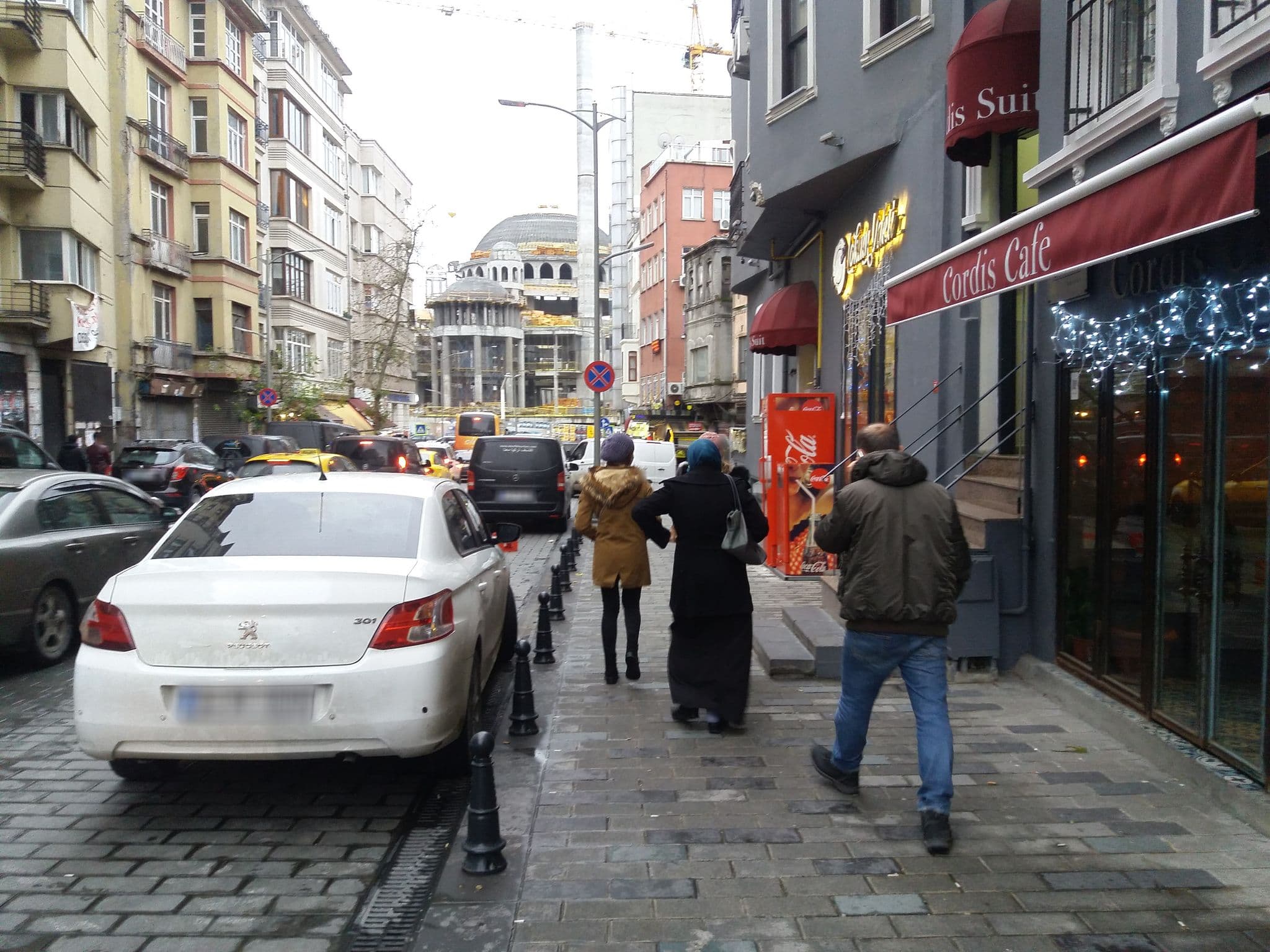 Street view near 1206 Taksim Gönen Otel, Şişli — © asturksever (CC BY-SA · Mapillary)
