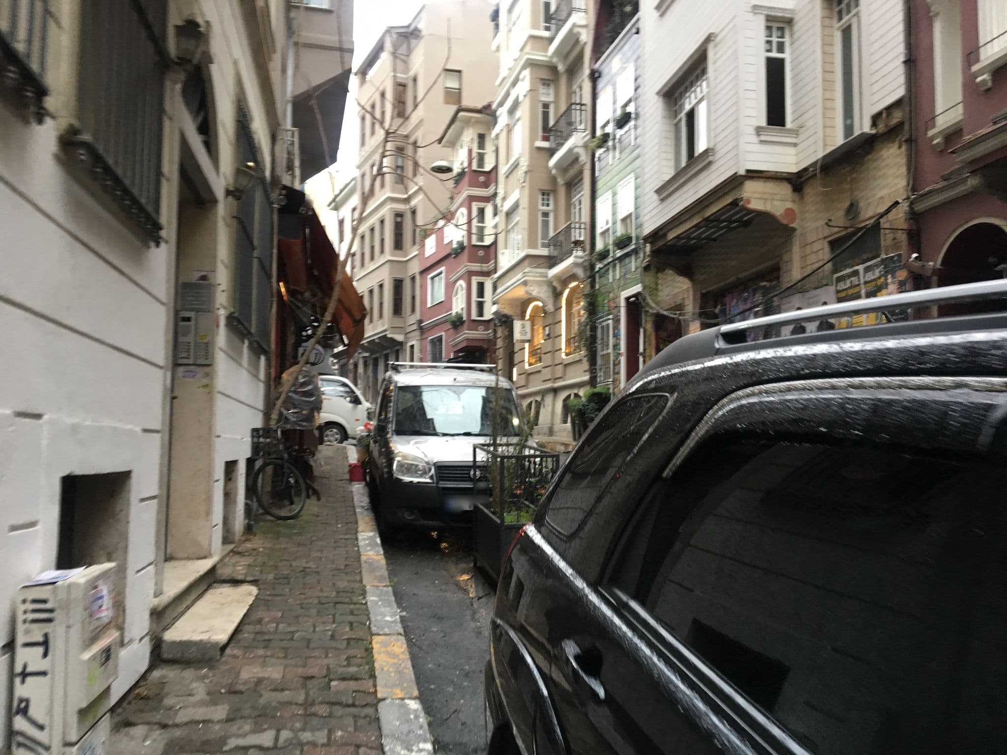 Street view near Hammamhane, Eminönü — © khrystyna (CC BY-SA · Mapillary)