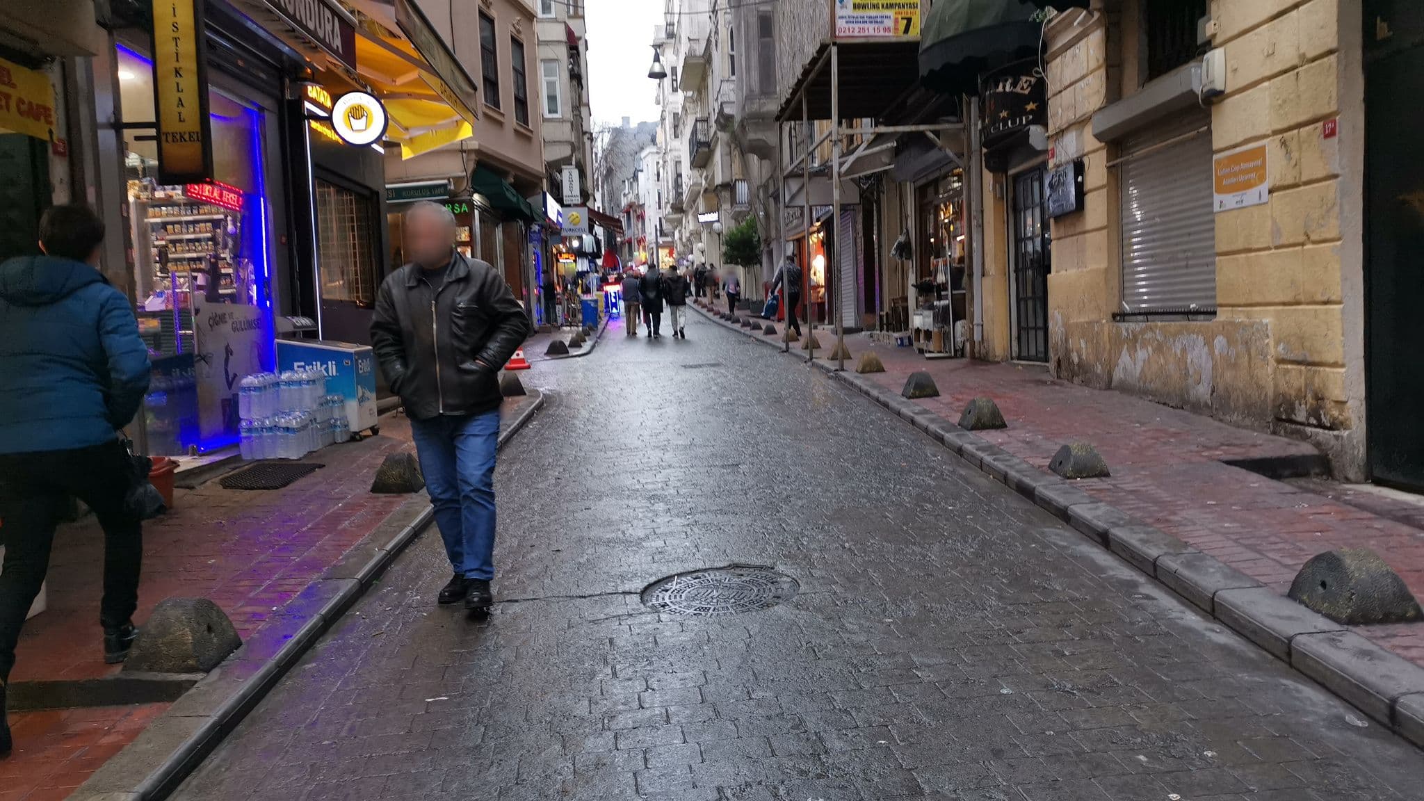 Street view near Taksim Dora Suite Otel, Eminönü — © asturksever (CC BY-SA · Mapillary)