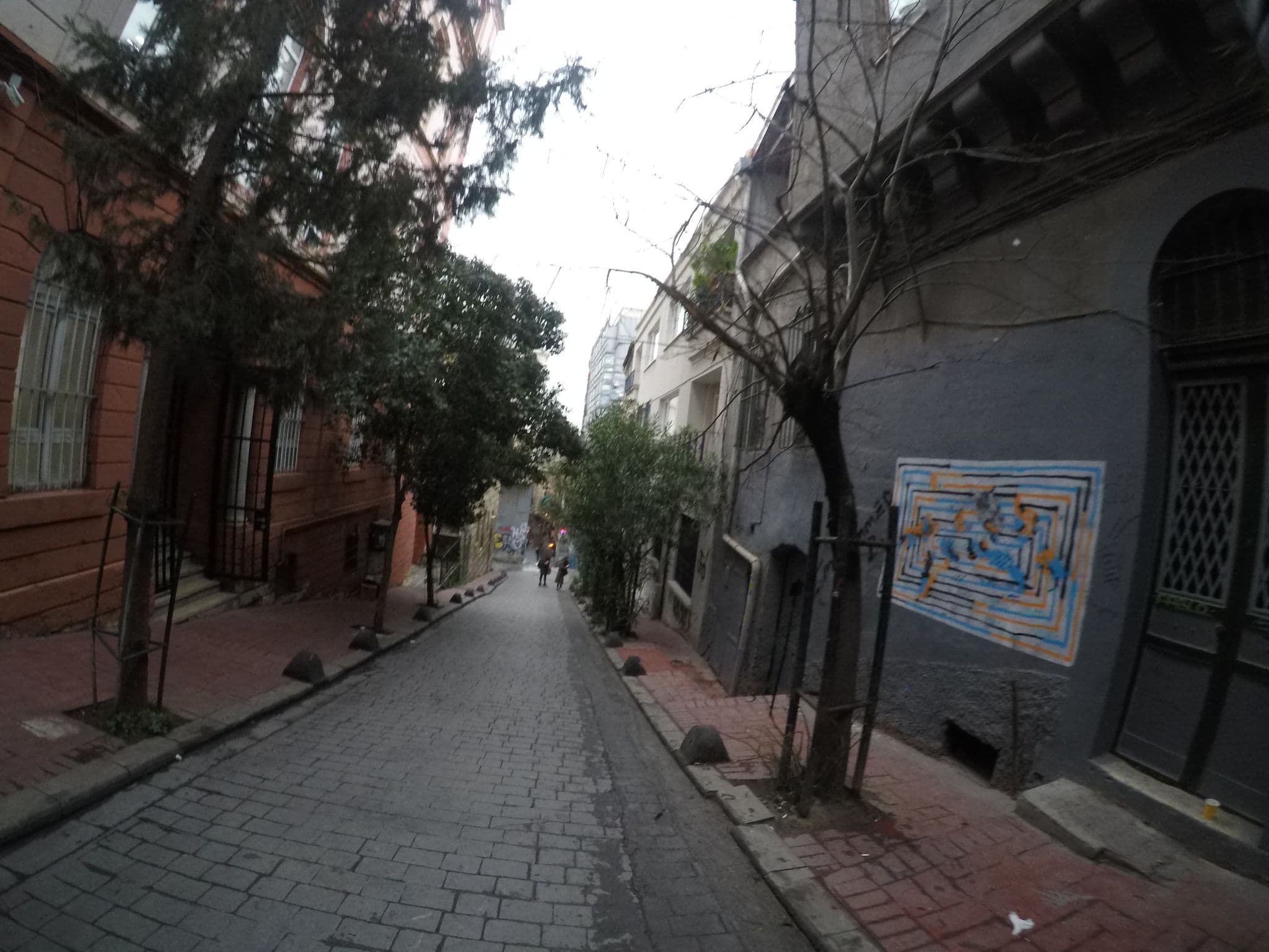 Street view near Babylosuites, Eminönü — © chrisbeddow (CC BY-SA · Mapillary)