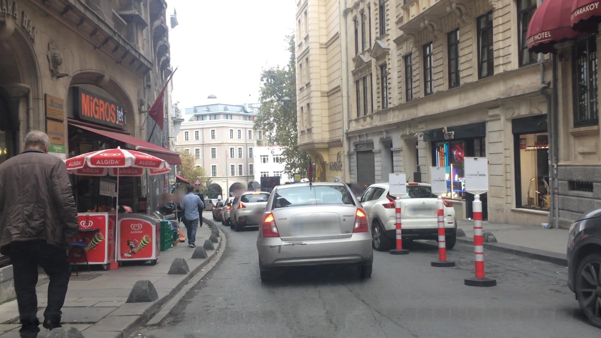 Street view near manesol hotel, Eminönü — © lvl5 (CC BY-SA · Mapillary)