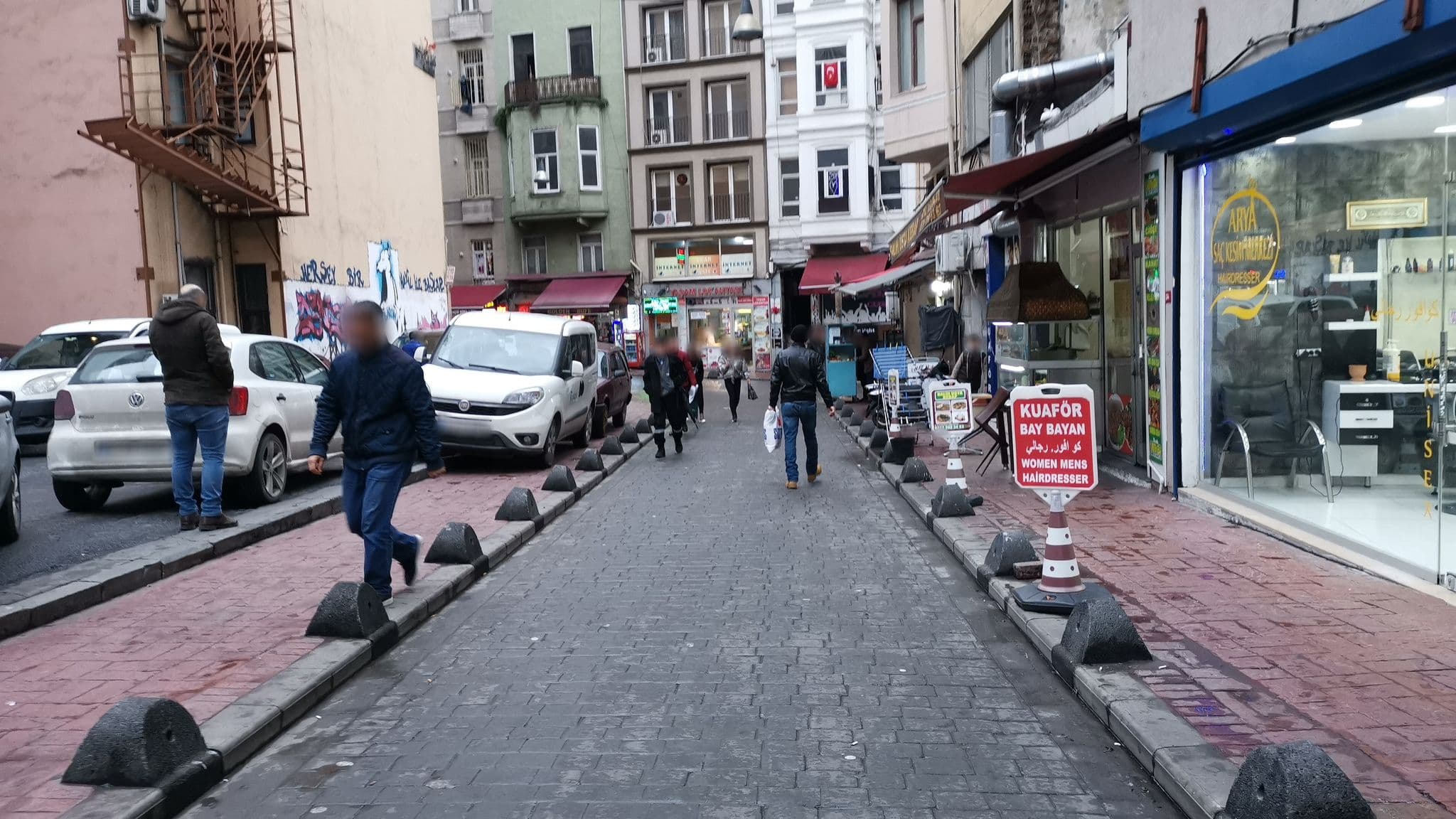 Street view near yonka hotel, Eminönü — © asturksever (CC BY-SA · Mapillary)