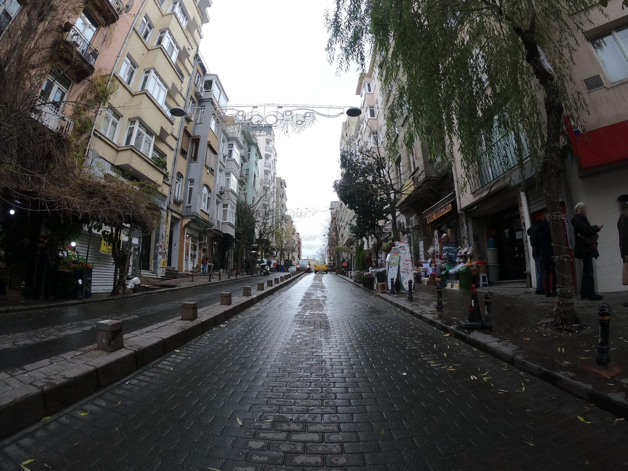Street view near Hotel Villa Zurich, Eminönü — © chrisbeddow (CC BY-SA · Mapillary)