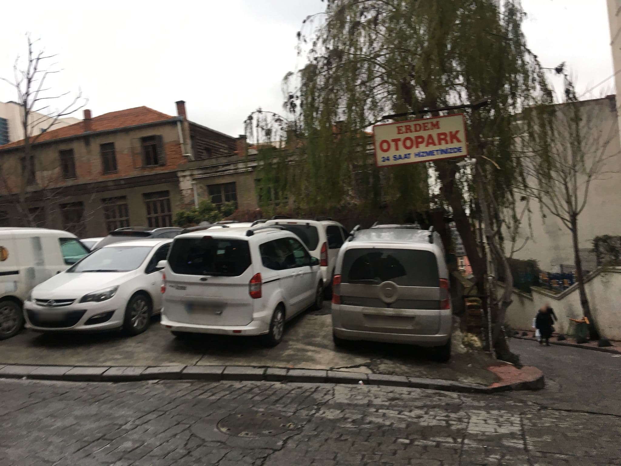 Street view near Elite World Pwc Egitim, Eminönü — © khrystyna (CC BY-SA · Mapillary)