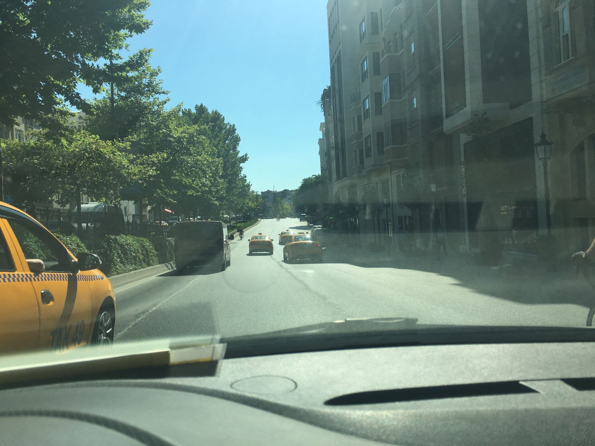 Street view near BaBu Hotel, Eminönü — © myusufuyan (CC BY-SA · Mapillary)