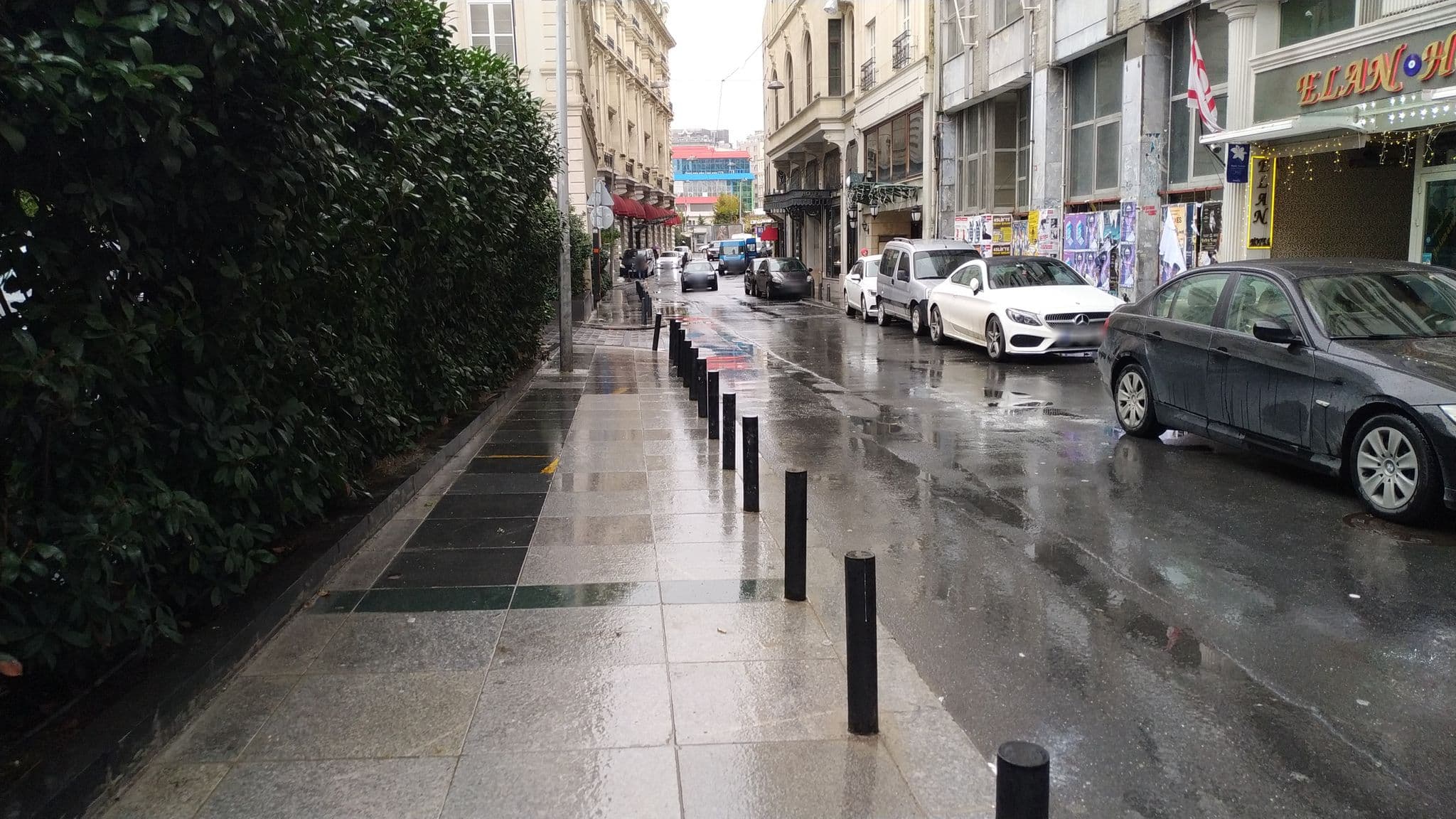 Street view near Elan Hotel, Eminönü — © uzungo (CC BY-SA · Mapillary)