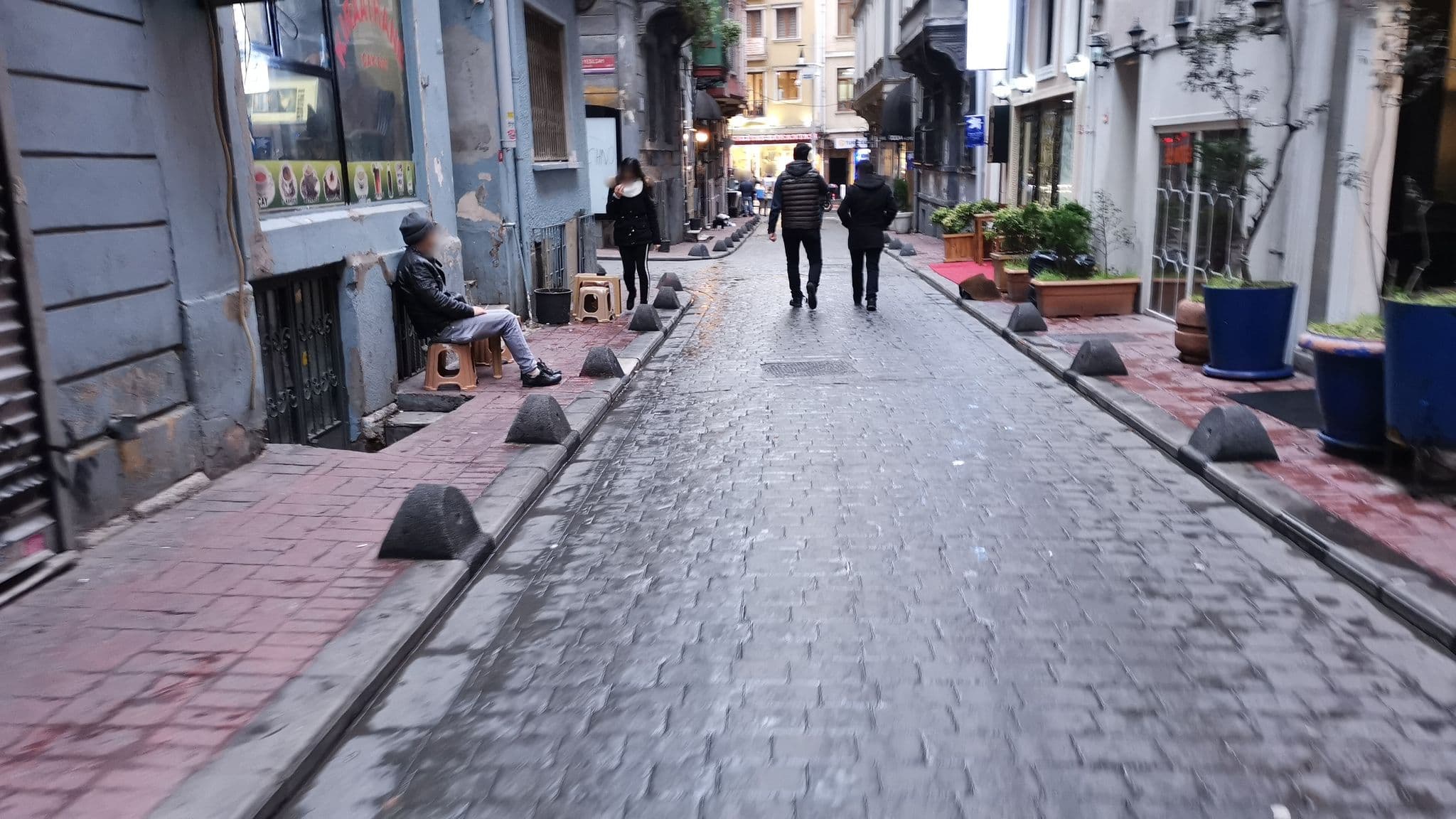 Street view near Hotel Pino Verde, Eminönü — © asturksever (CC BY-SA · Mapillary)