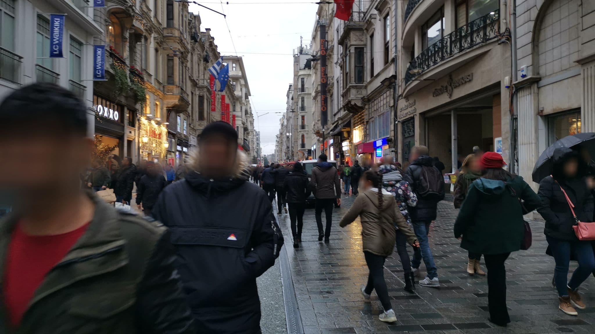 Street view near Mr. Cas Hotel, Eminönü — © asturksever (CC BY-SA · Mapillary)