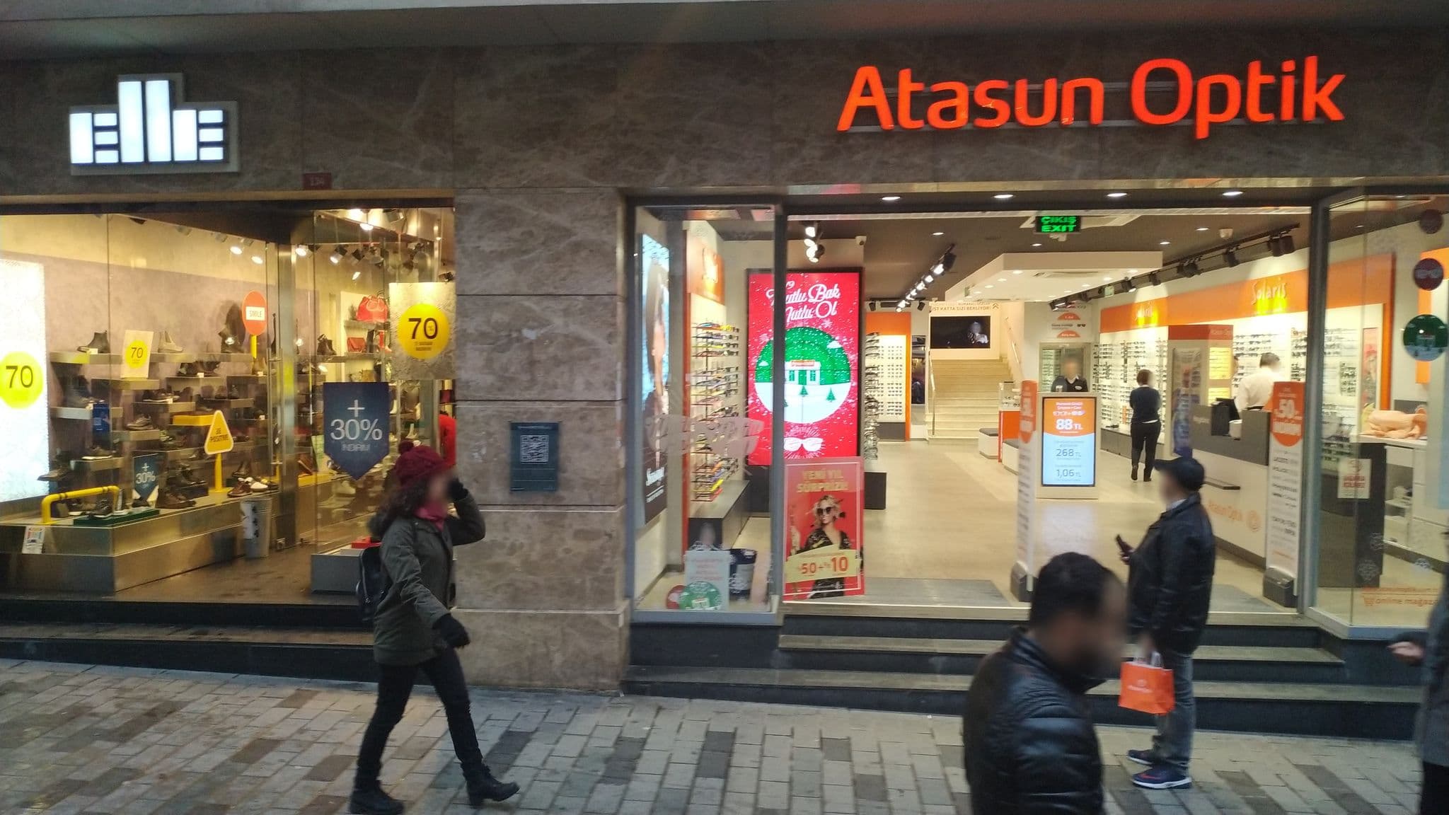 Street view near "room 106", Eminönü — © uzungo (CC BY-SA · Mapillary)