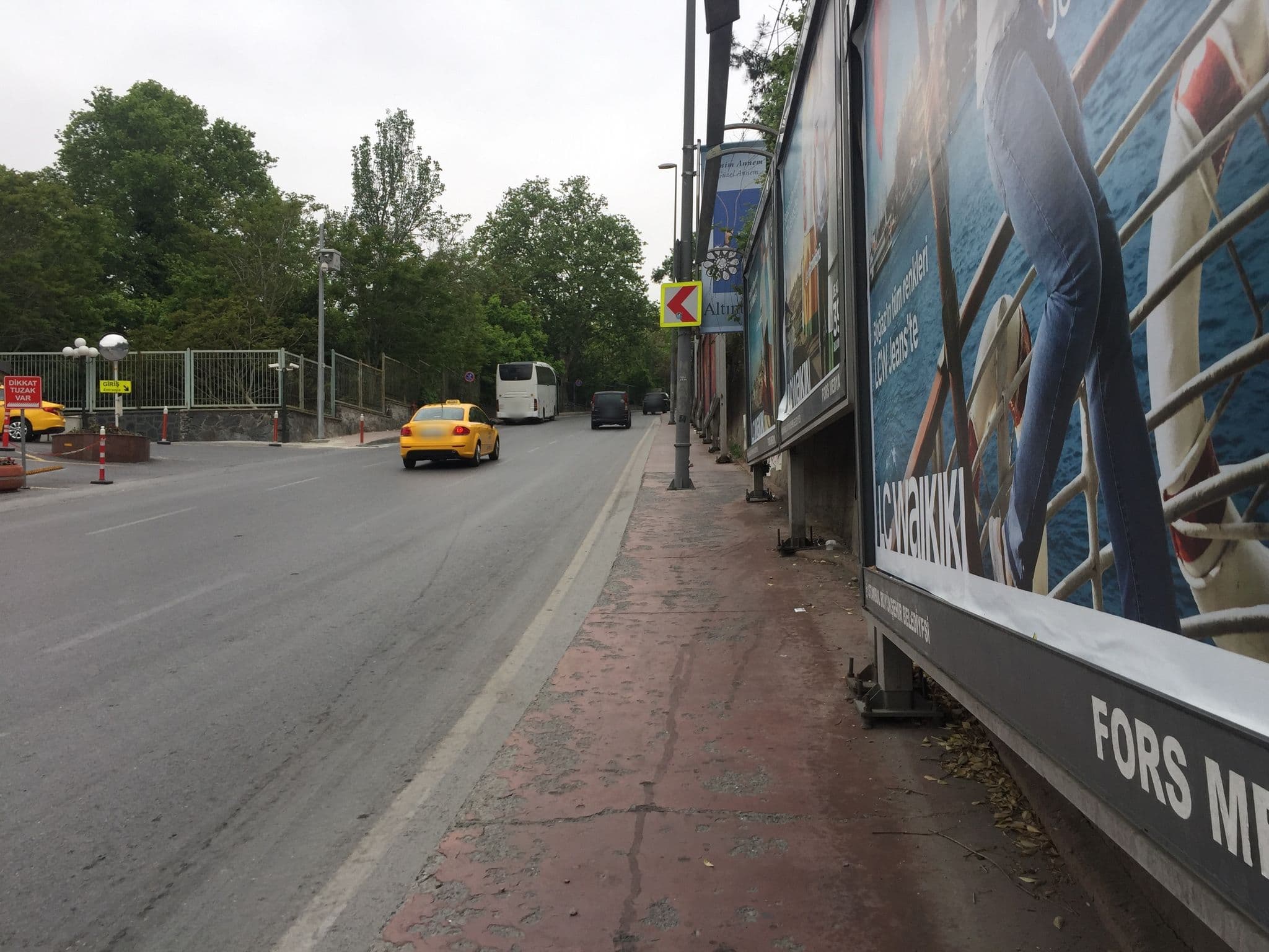 Street view near Hulya Wedding & Event, Şişli — © canadarunner (CC BY-SA · Mapillary)
