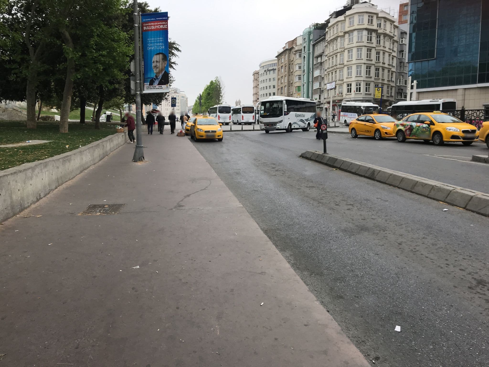 Street view near Kafkasya Turizm Seyahat Acentası 2.şube TAKSİM, Şişli — © oguzozak (CC BY-SA · Mapillary)