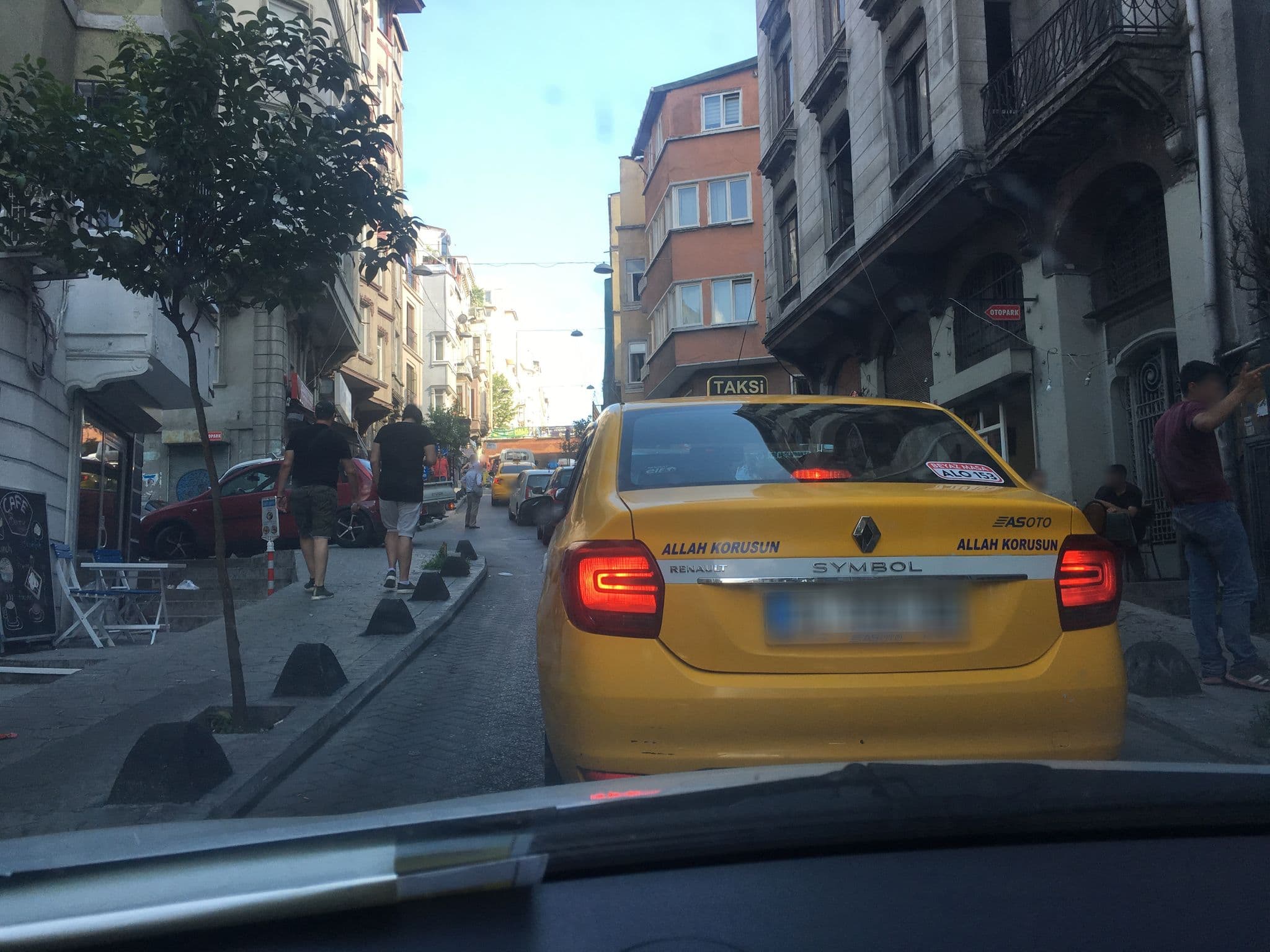 Street view near Verda Suits, Eminönü — © myusufuyan (CC BY-SA · Mapillary)