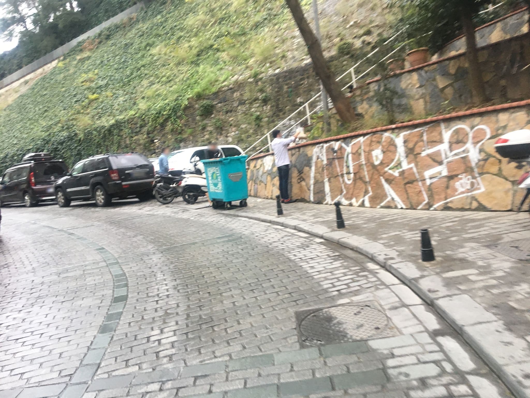 Street view near Miel Suites, Eminönü — © khrystyna (CC BY-SA · Mapillary)