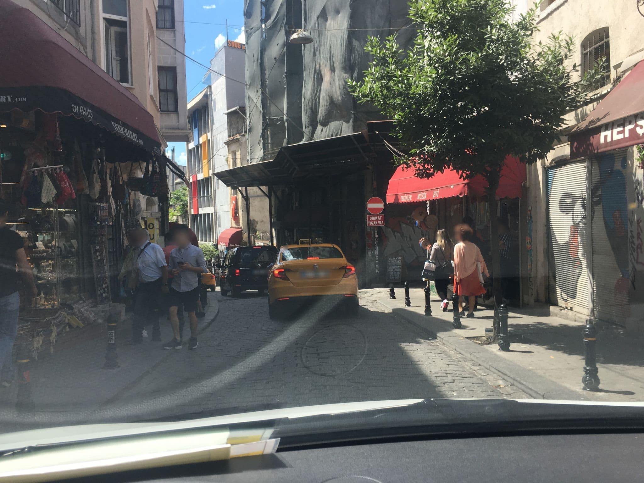 Street view near DauriaFlats, Eminönü — © myusufuyan (CC BY-SA · Mapillary)