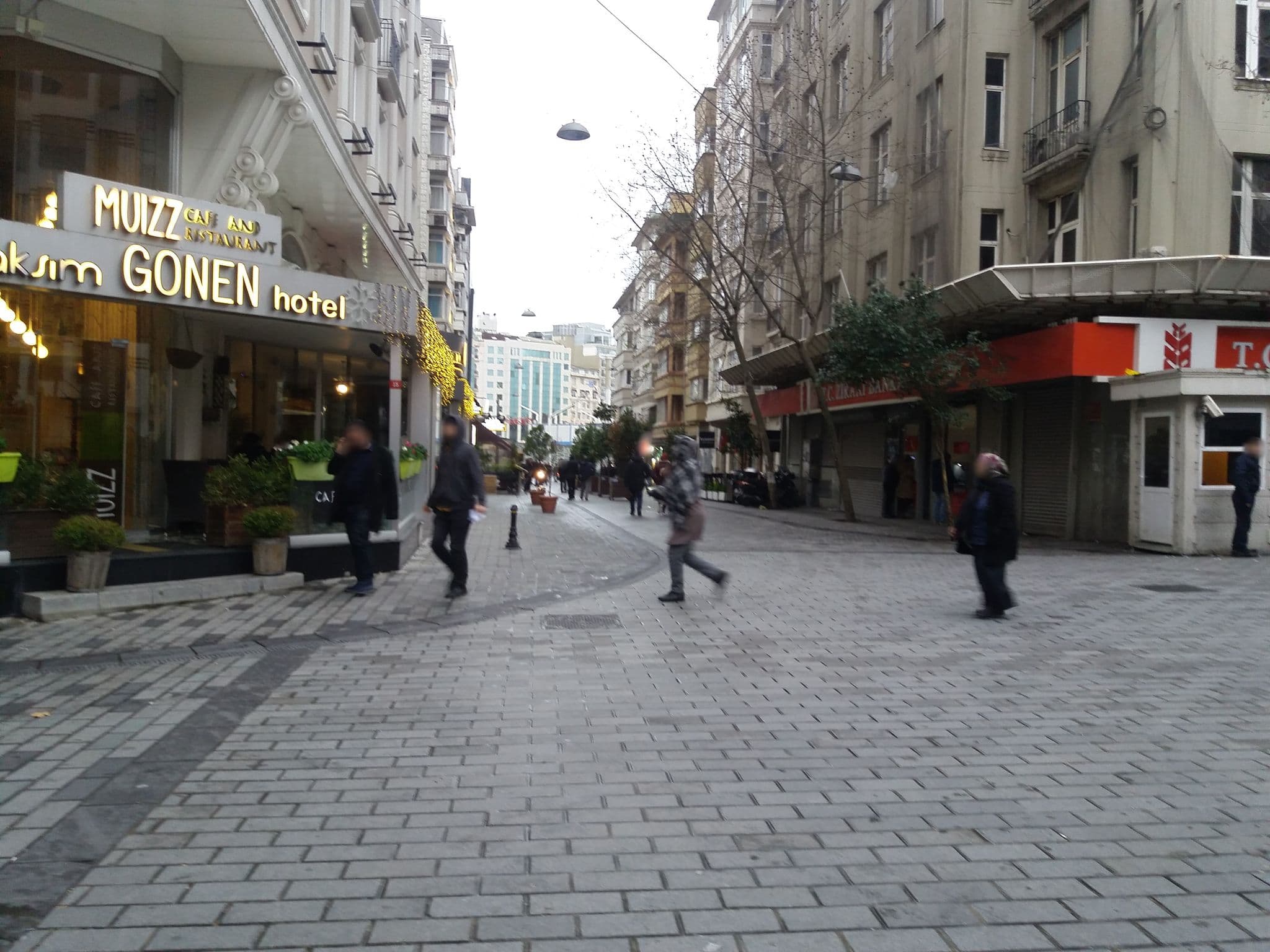 Street view near Taxim Art Rooms, Şişli — © asturksever (CC BY-SA · Mapillary)