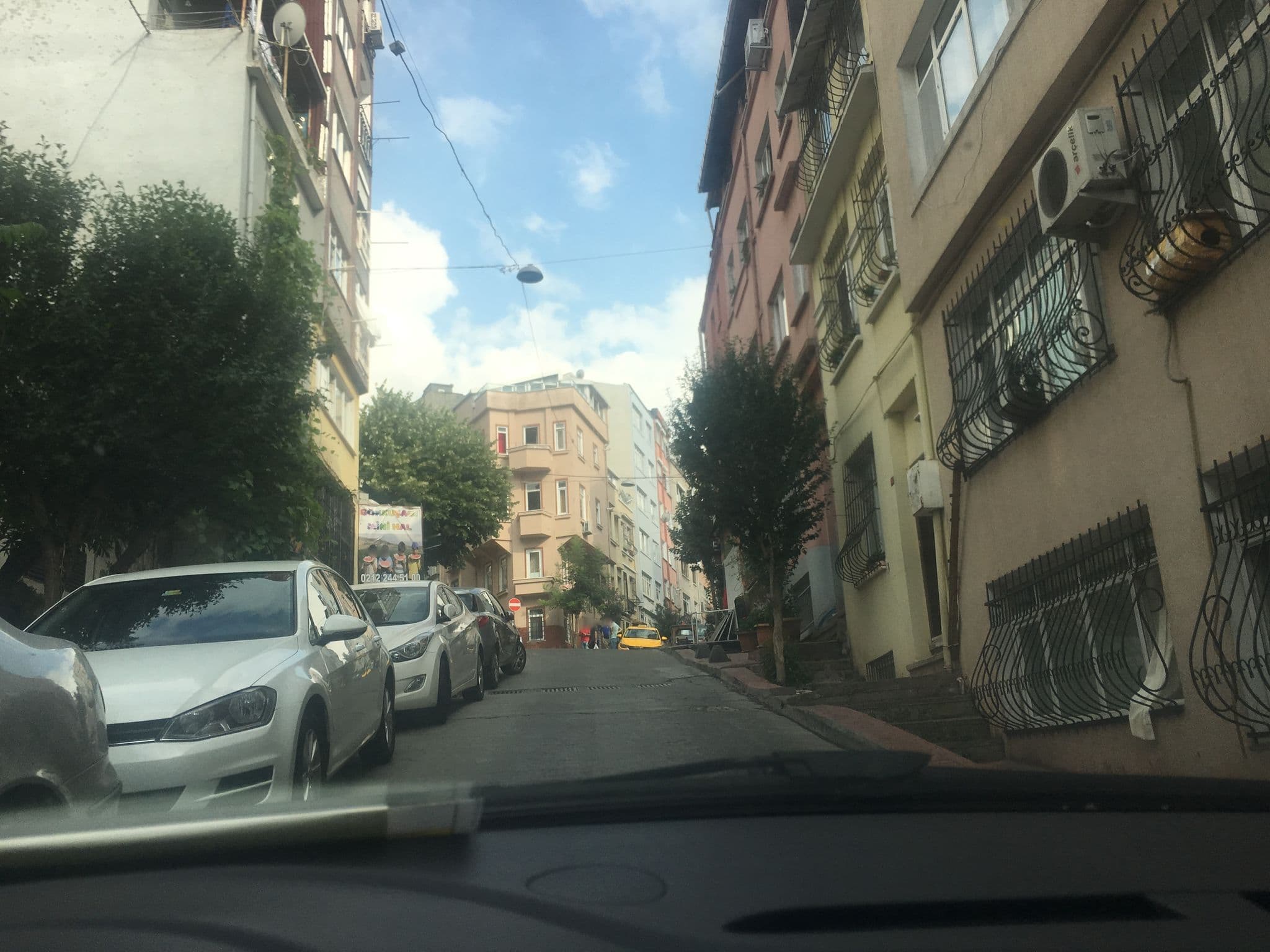 Street view near حمام دافئ يريح الاعصاب, Eminönü — © myusufuyan (CC BY-SA · Mapillary)