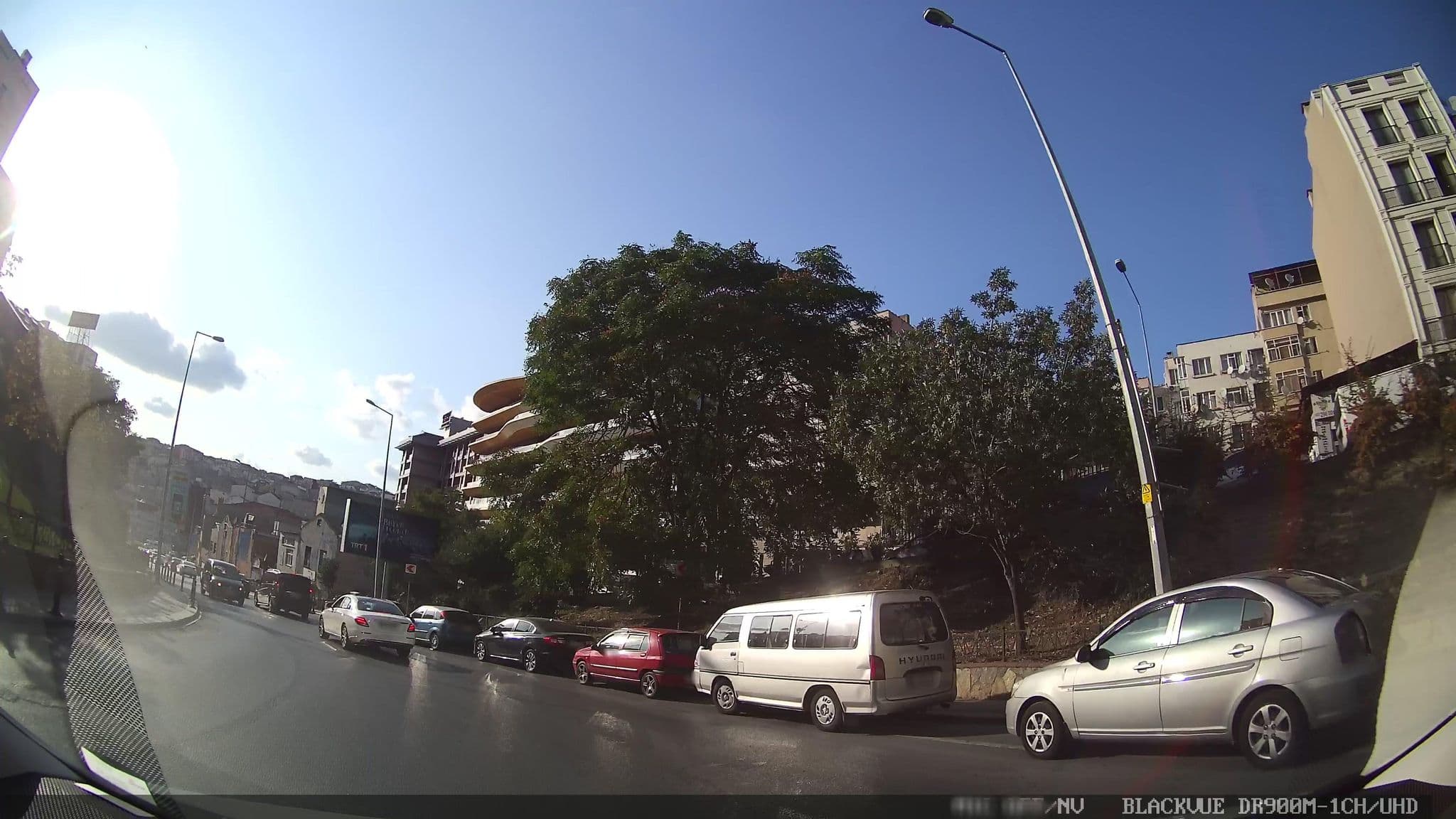Street view near The White Orient Hotel, Şişli — © asturksever (CC BY-SA · Mapillary)