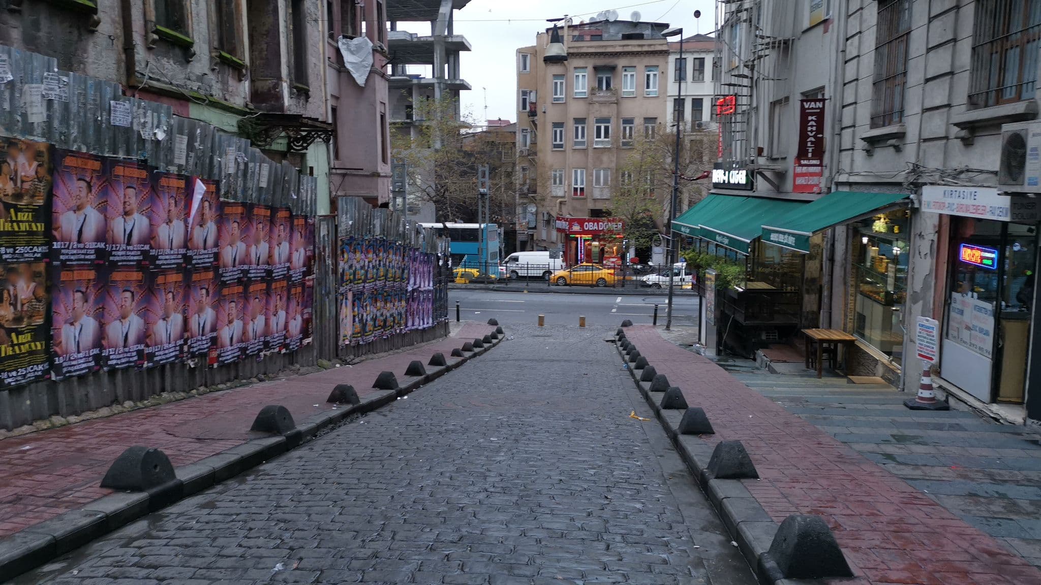 Street view near Lush Houses, Eminönü — © asturksever (CC BY-SA · Mapillary)