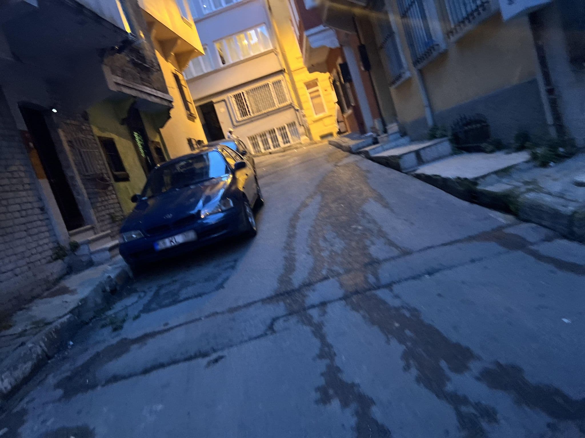 Street view near Erasmus Hotel, Eminönü — © shogohirasawa (CC BY-SA · Mapillary)