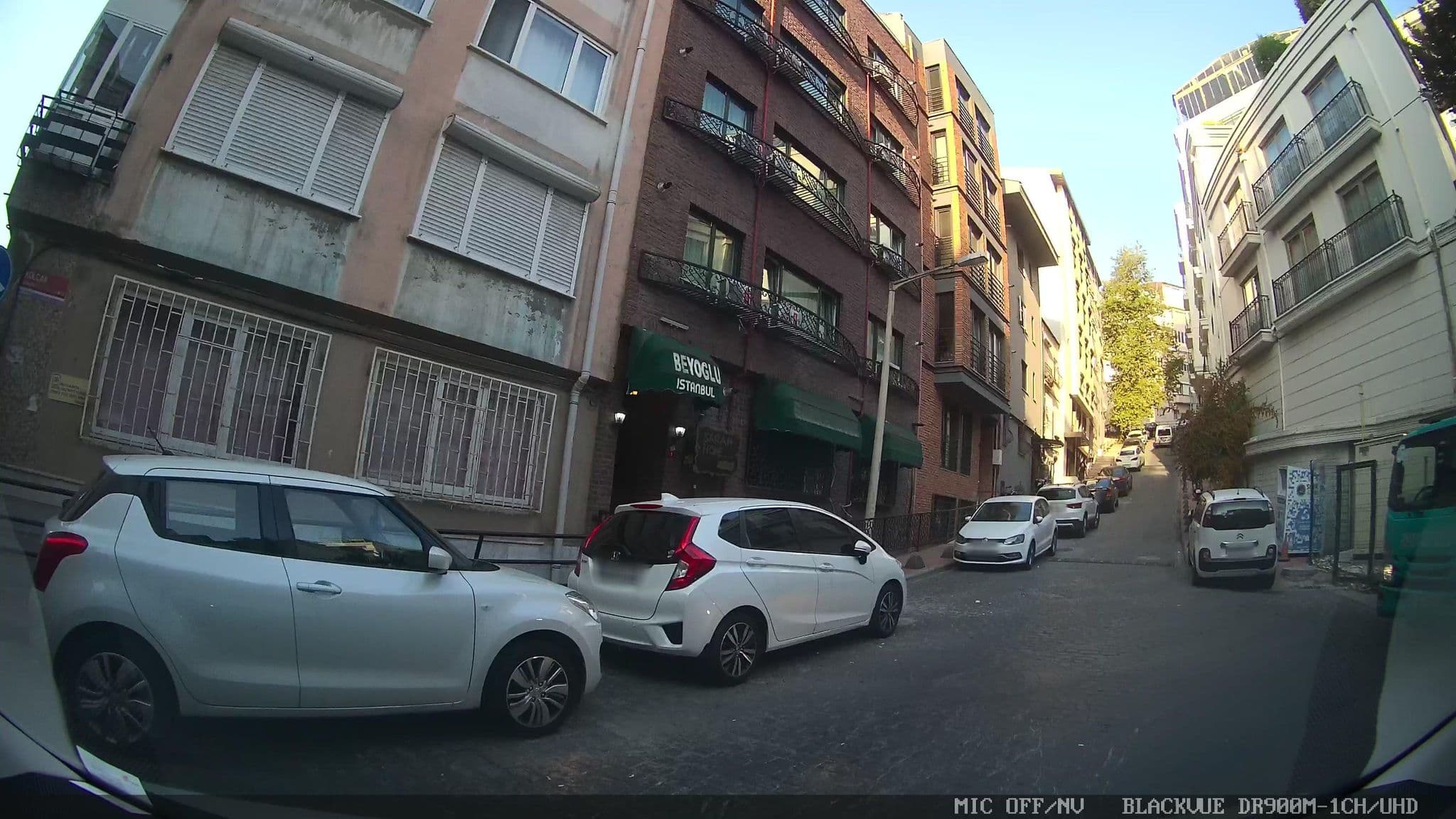 Street view near Soi Hotels, Eminönü — © asturksever (CC BY-SA · Mapillary)
