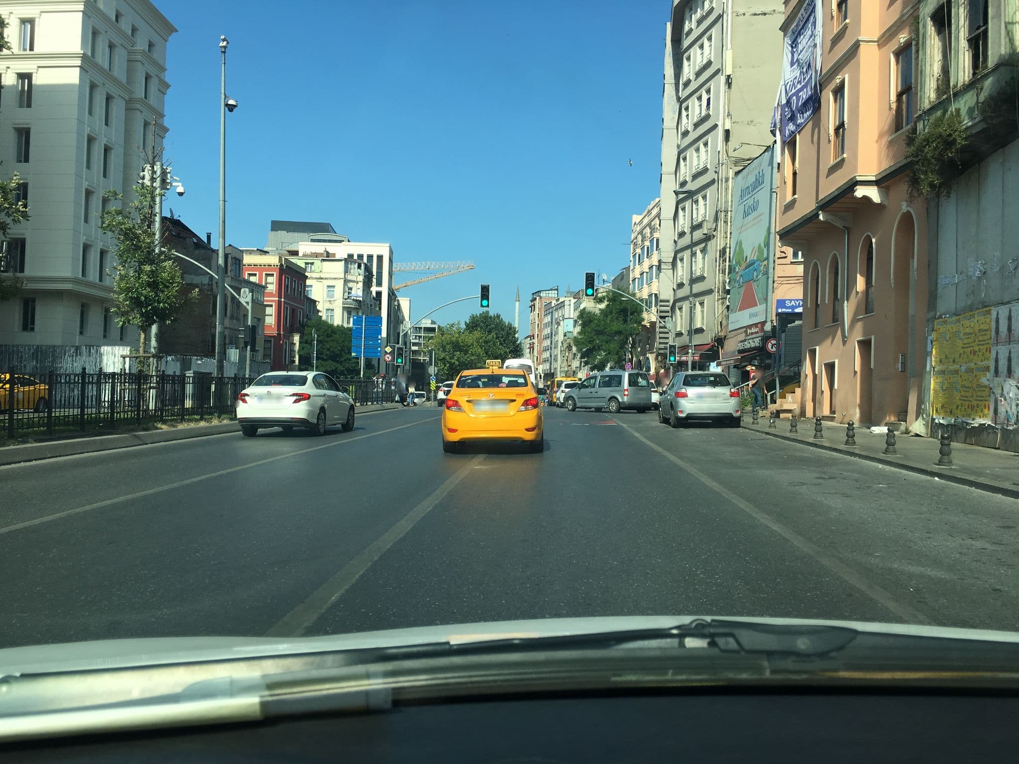 Street view near Uzay Hotel, Eminönü — © myusufuyan (CC BY-SA · Mapillary)