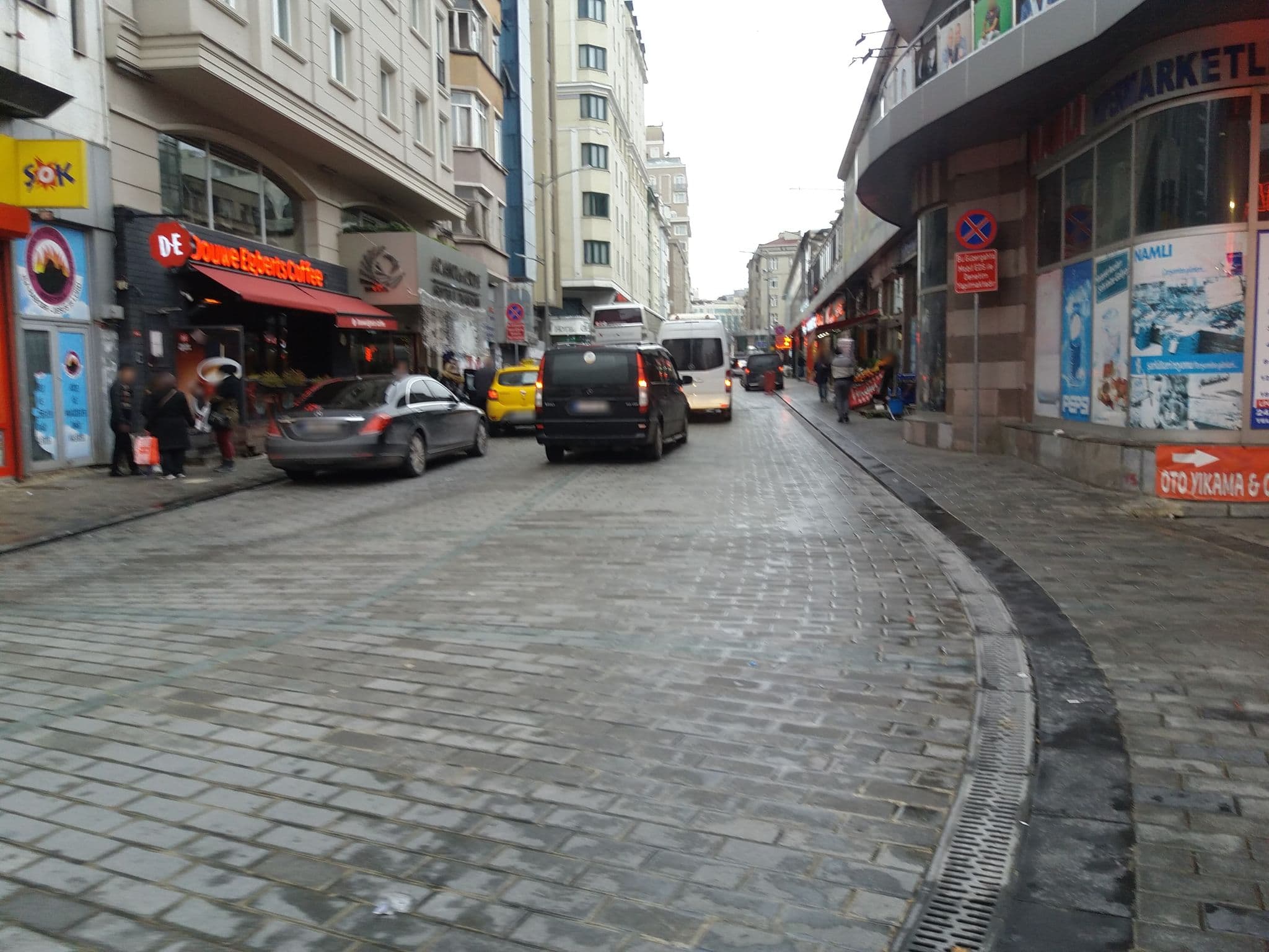 Street view near inntel hotel merkez ofis, Şişli — © asturksever (CC BY-SA · Mapillary)