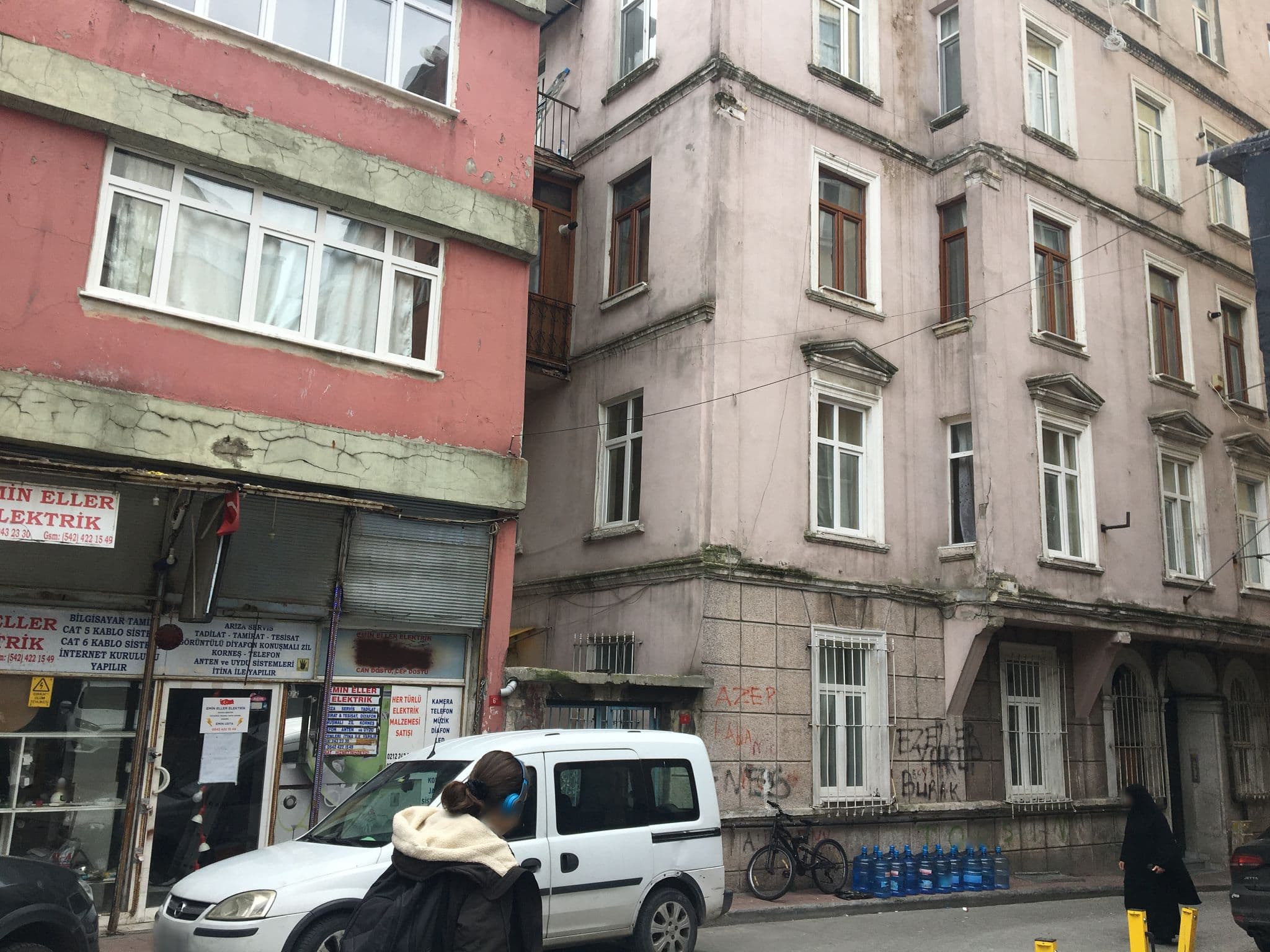 Street view near Orucu Palace, Eminönü — © ilhankoc (CC BY-SA · Mapillary)