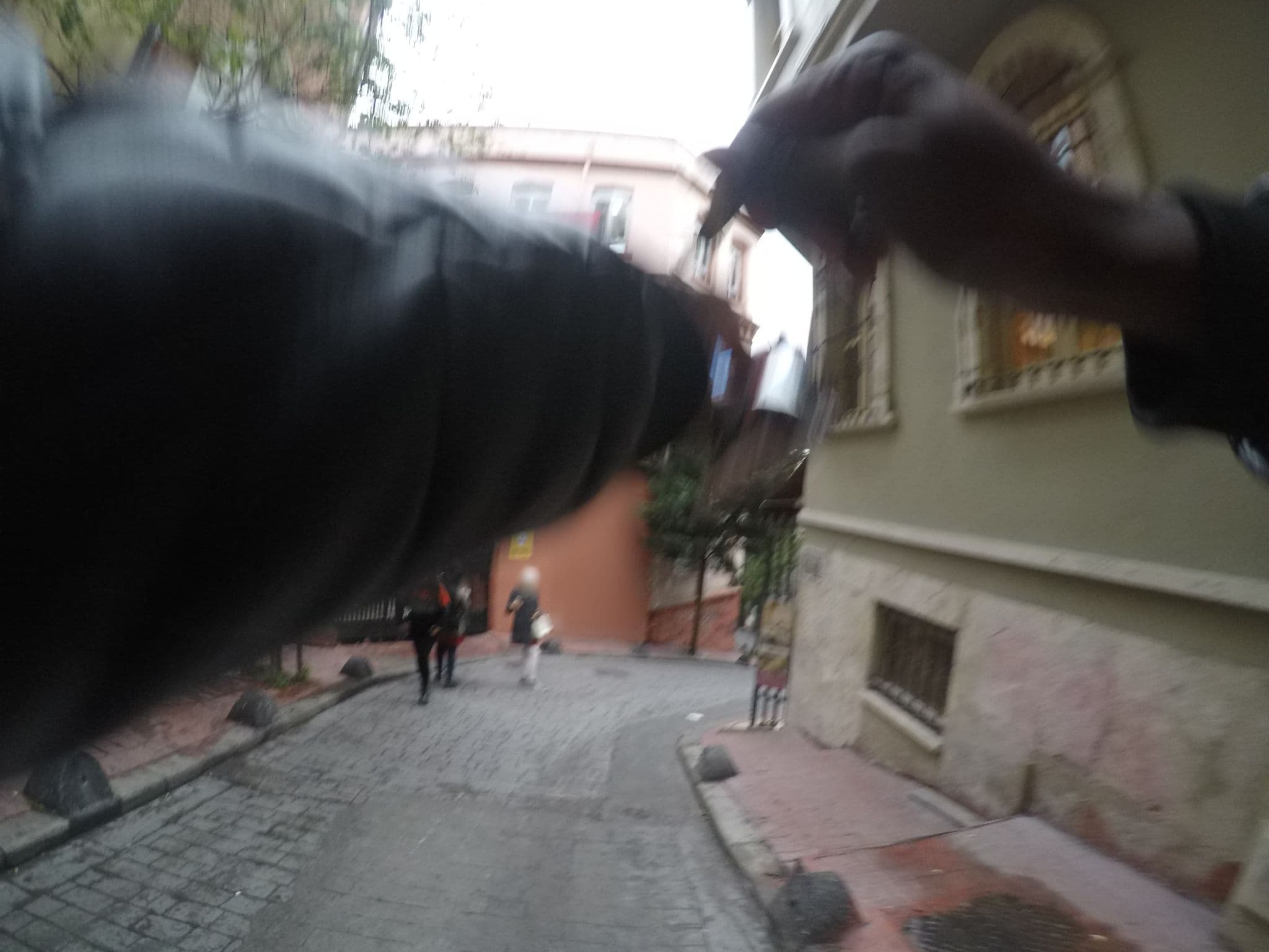 Street view near baylosuites, Eminönü — © chrisbeddow (CC BY-SA · Mapillary)