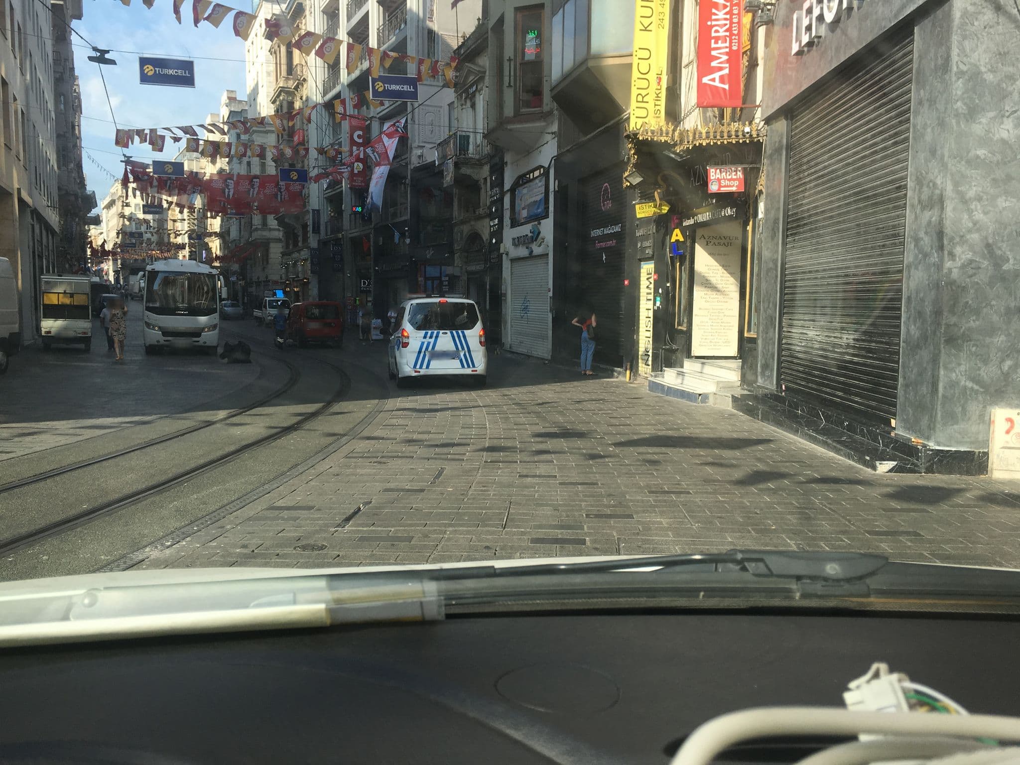 Street view near Golden Street Hotel, Eminönü — © myusufuyan (CC BY-SA · Mapillary)