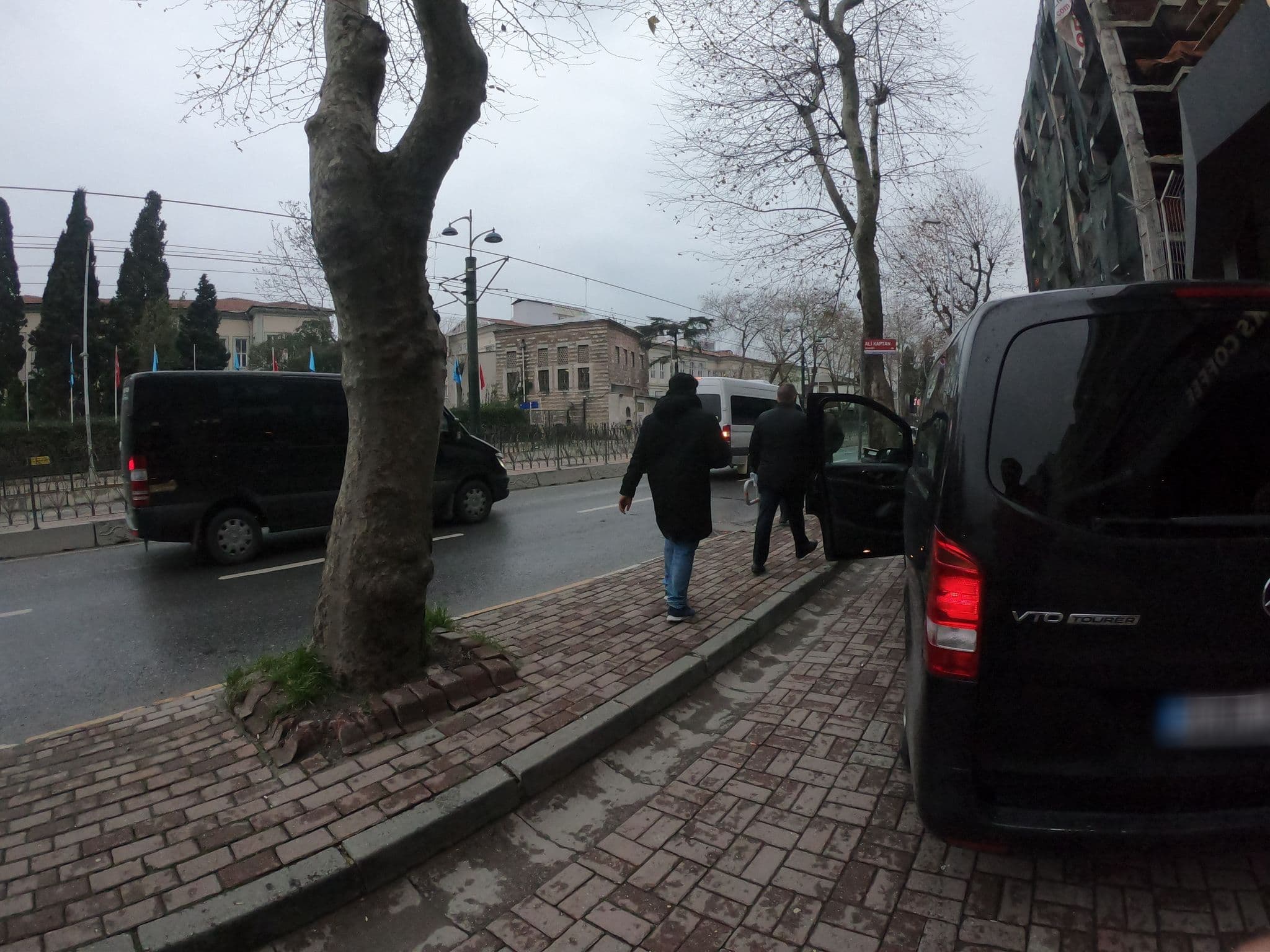Street view near OBA, Eminönü — © chrisbeddow (CC BY-SA · Mapillary)