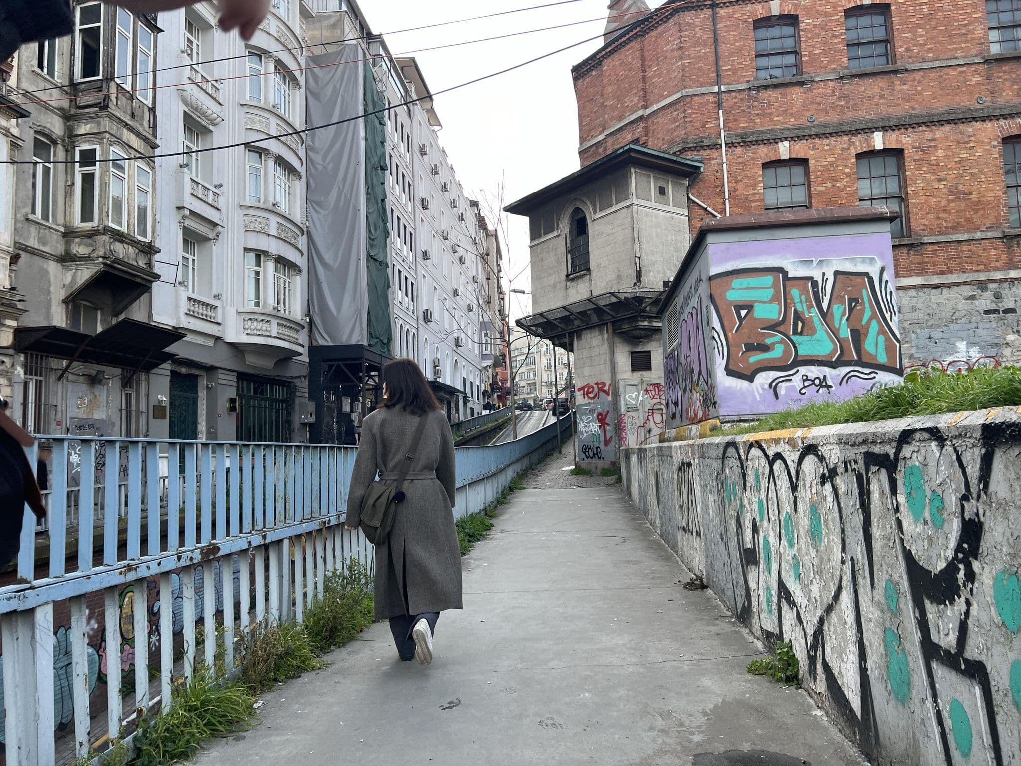 Street view near Lina Hotel, Eminönü — © shogohirasawa (CC BY-SA · Mapillary)