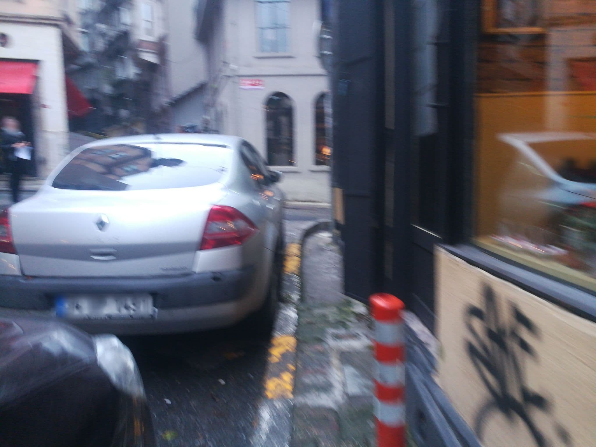 Street view near Flats in Istanbul Konak Apart, Eminönü — © mart_anne (CC BY-SA · Mapillary)