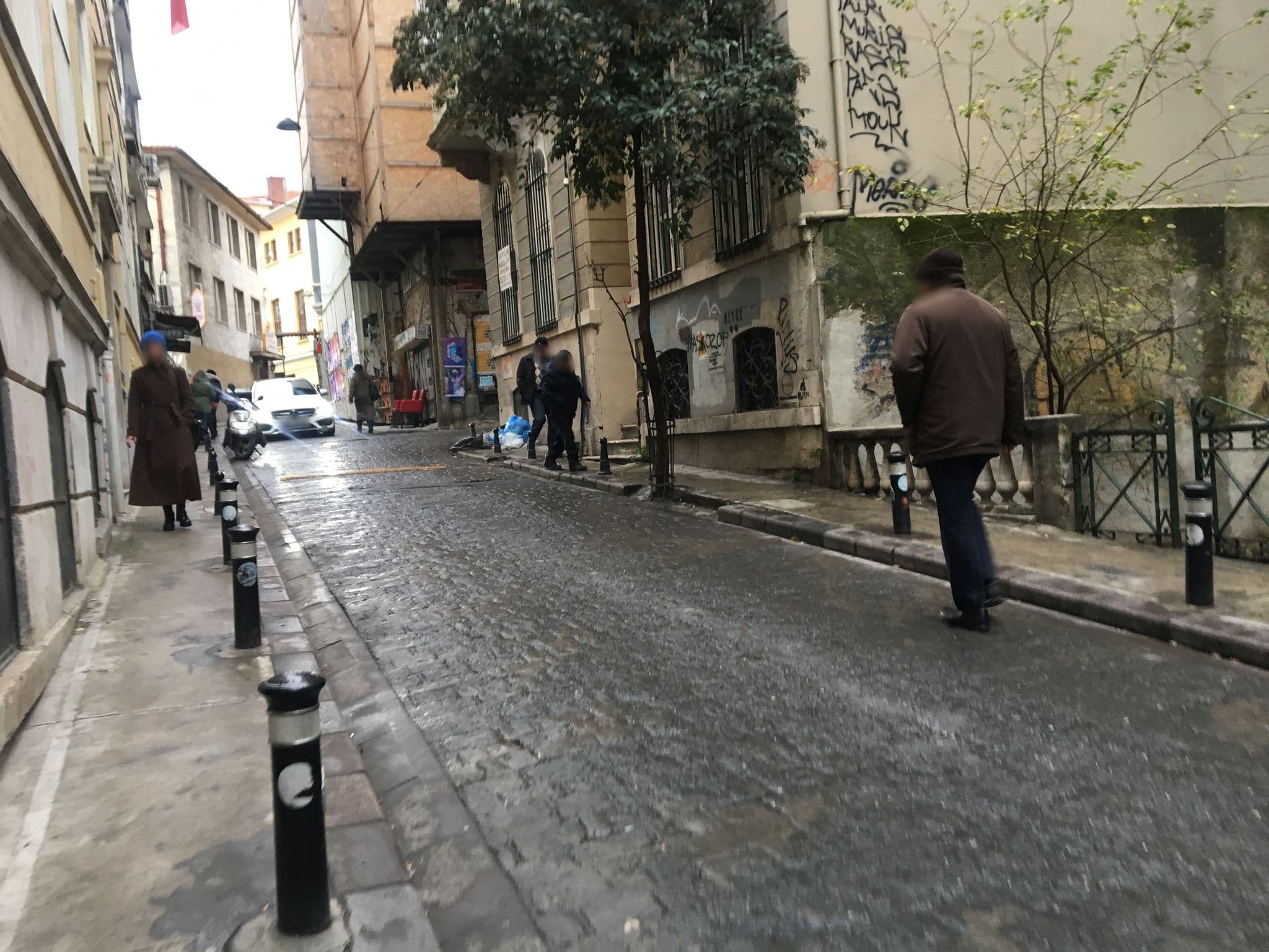 Street view near Ada Home's Hotel, Eminönü — © khrystyna (CC BY-SA · Mapillary)